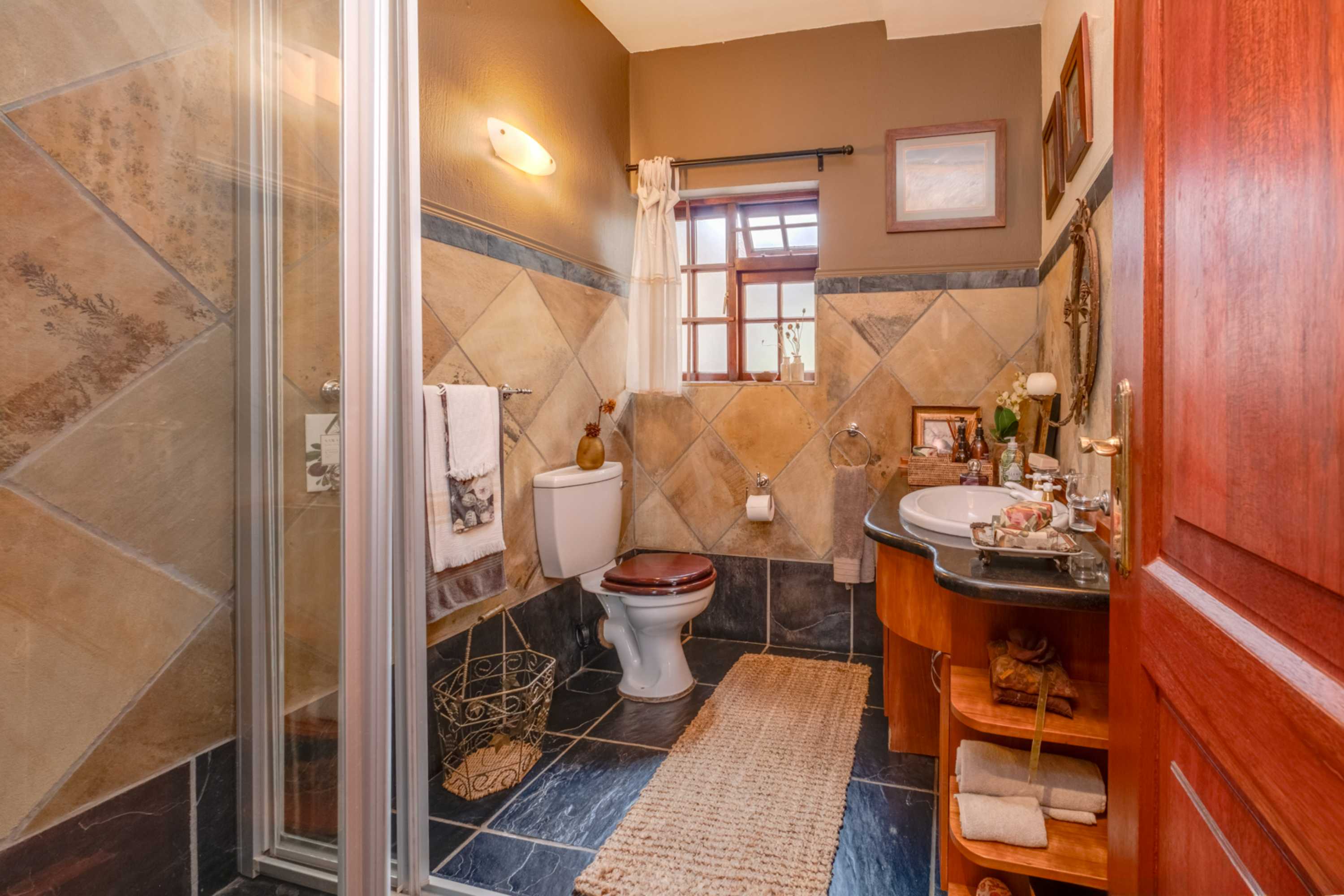  Modern Thatched Family Home For The Executive Buyer - 物件實景