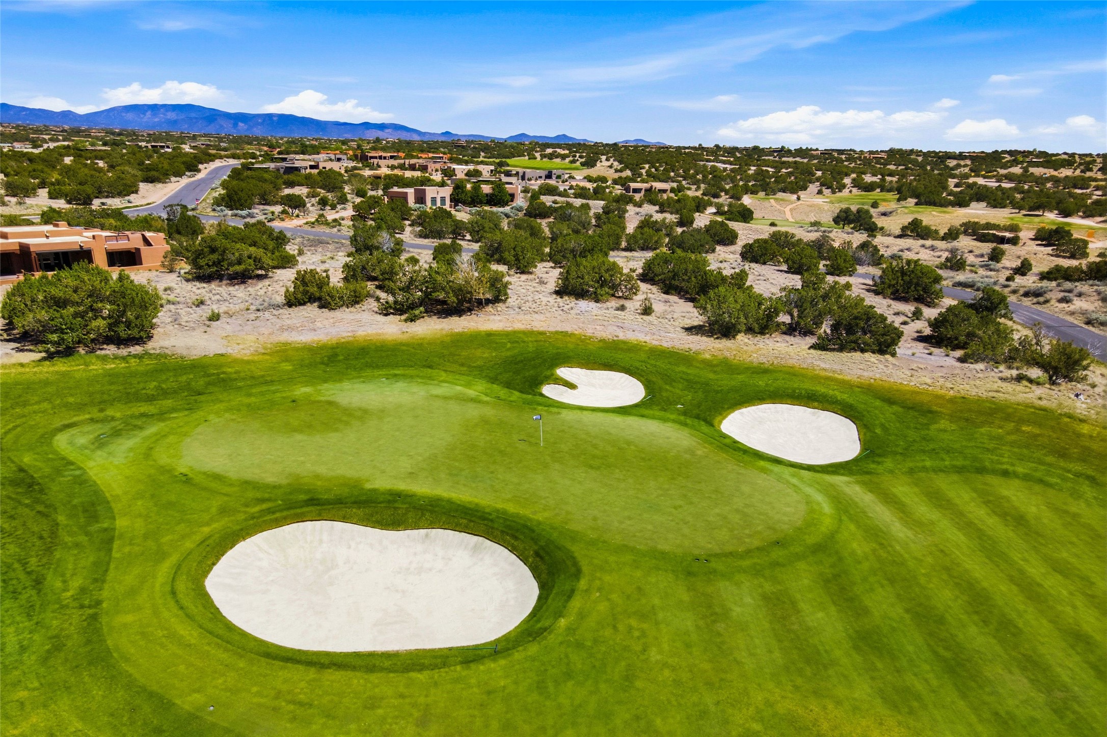  3 Plaza Velasquez Lot 44 - 物件實景