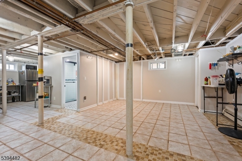 Plainfield City, New Jersey, 07060, United States, 6 Bedrooms Bedrooms, ,4 BathroomsBathrooms,Residential,For Sale,1989073