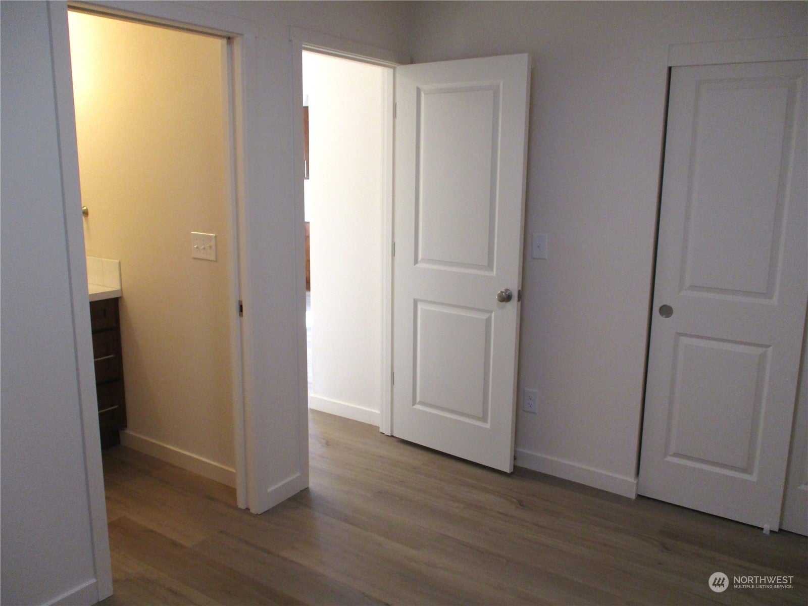 Kelso, Washington, 98626, United States, ,Residential,For Sale,1977091