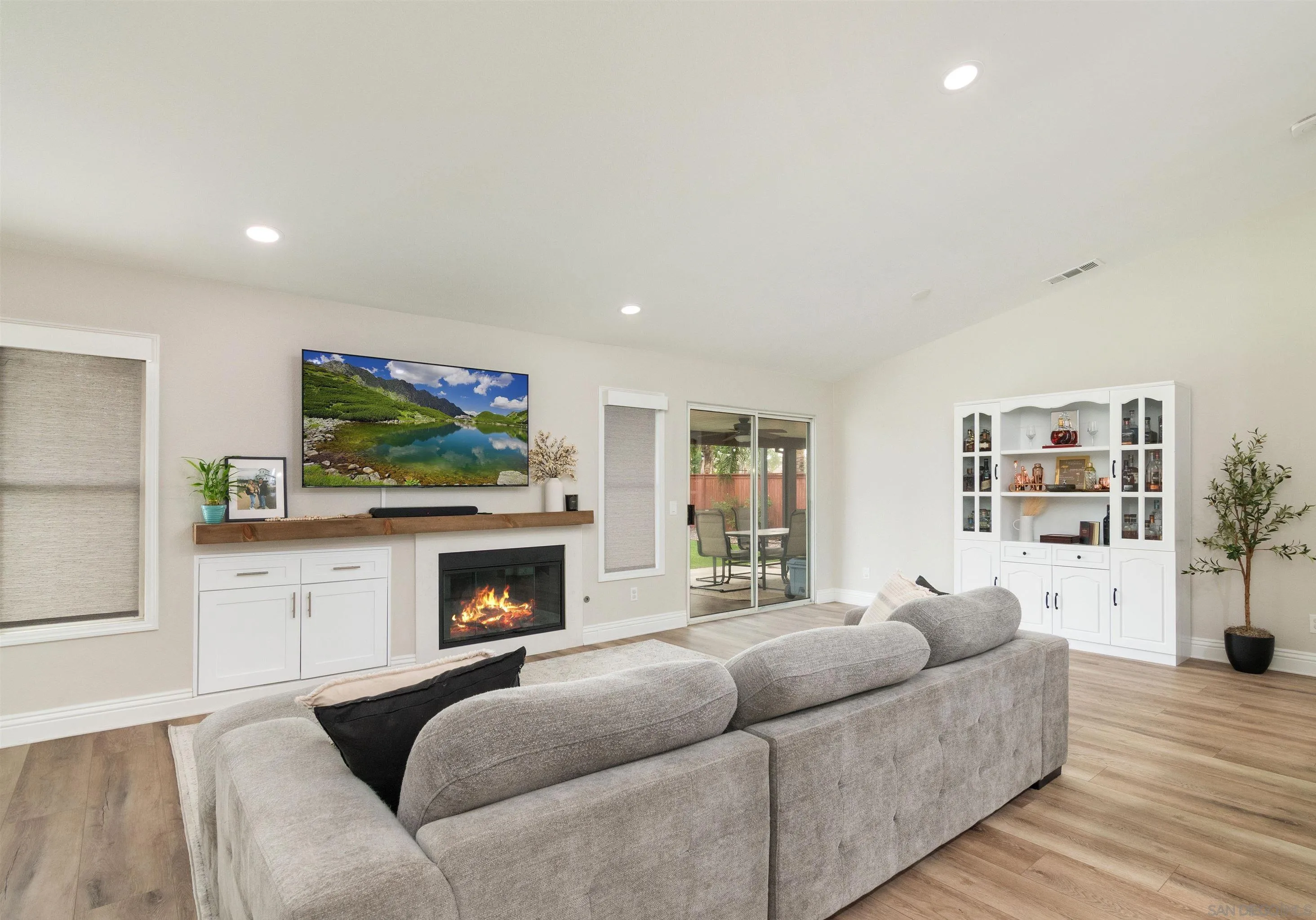 Winchester, California, 92596, United States, 3 Bedrooms Bedrooms, ,2 BathroomsBathrooms,Residential,For Sale,1956412