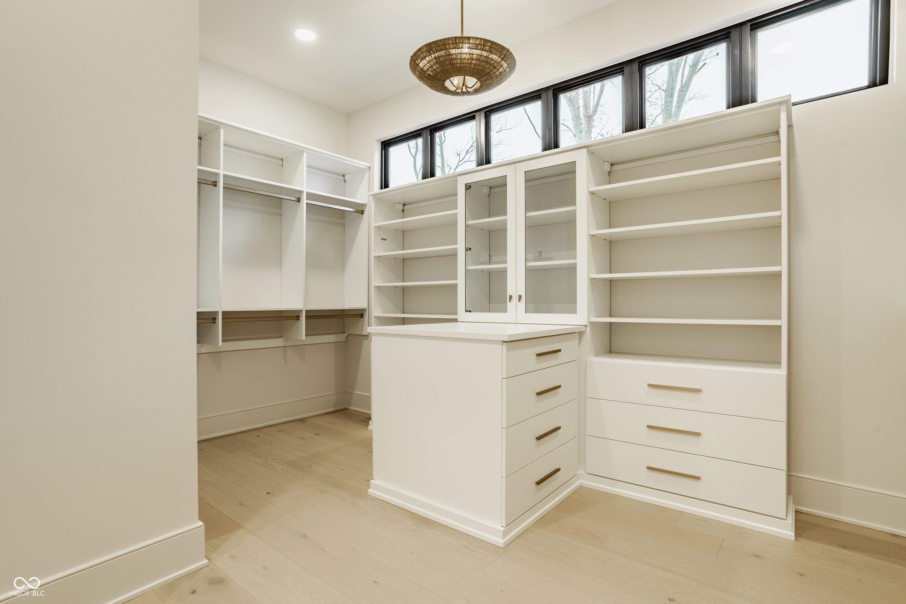 Bargersville, Indiana, 46106, United States, 5 Bedrooms Bedrooms, ,6 BathroomsBathrooms,Residential,For Sale,1977428