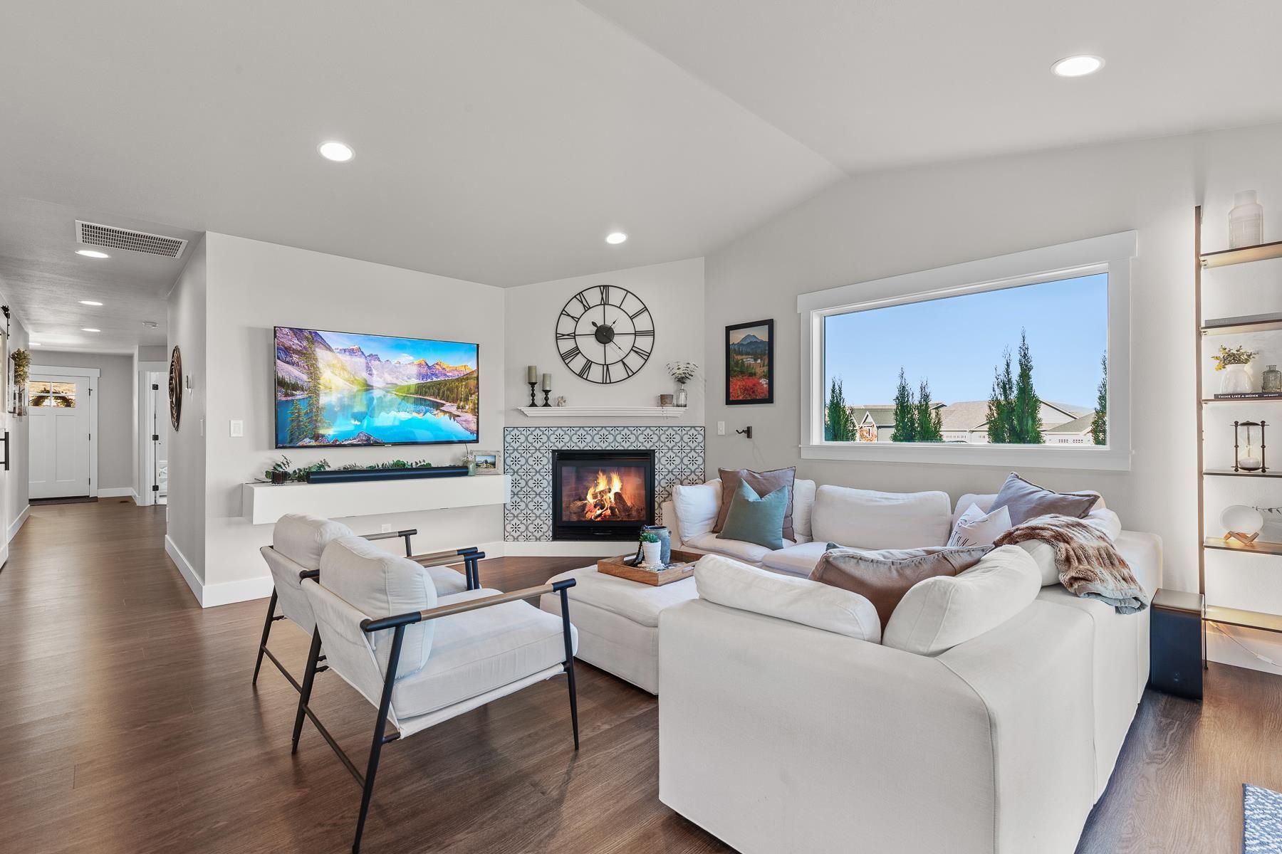 Greenacres, Washington, 99016, United States, 3 Bedrooms Bedrooms, ,2 BathroomsBathrooms,Residential,For Sale,1988561