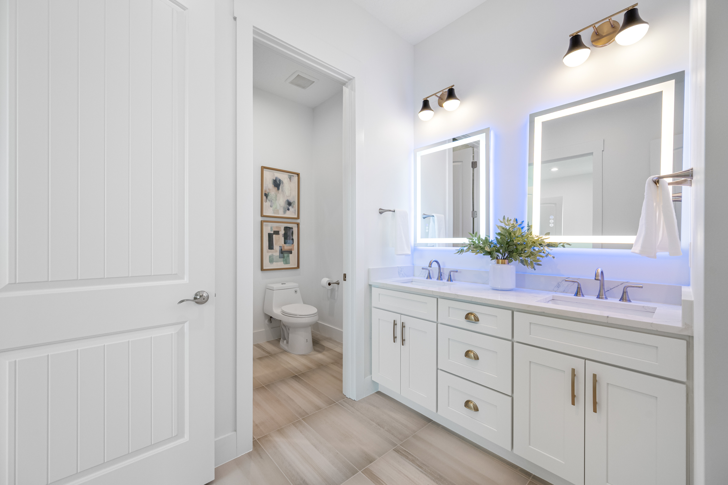 Madeira Beach, Florida, 33708, United States, 6 Bedrooms Bedrooms, ,6 BathroomsBathrooms,Residential,For Sale,1988521