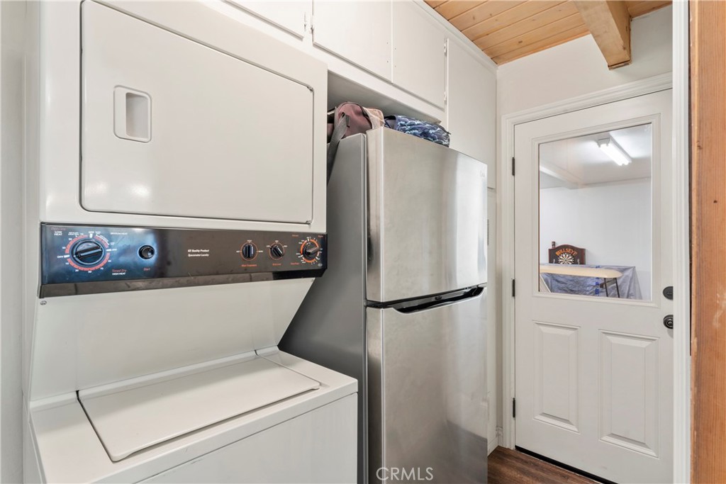 Lake Arrowhead, California, 92352, United States, 4 Bedrooms Bedrooms, ,2 BathroomsBathrooms,Residential,For Sale,2003409