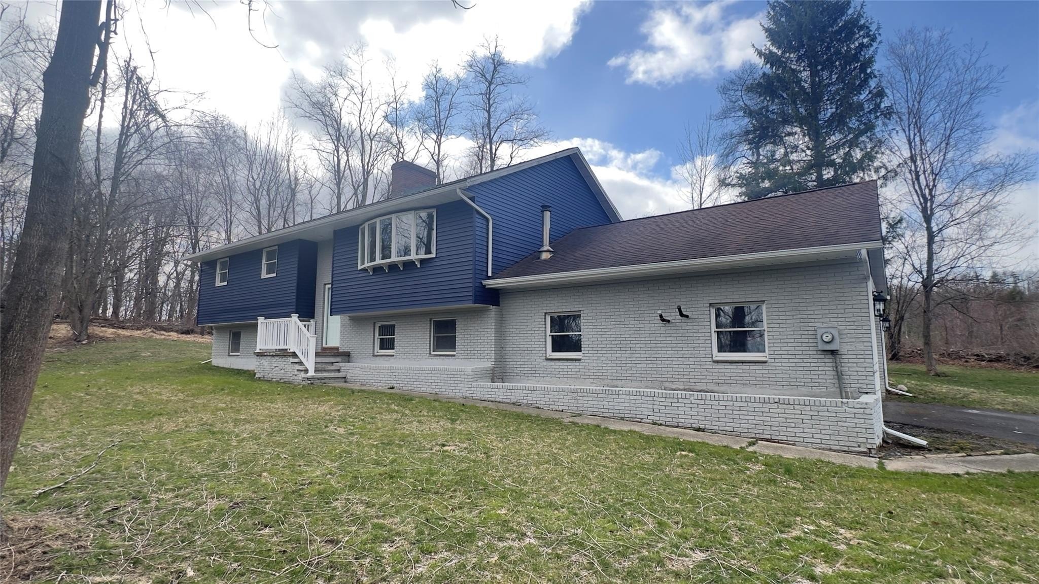 Kingston, New York, 12401, United States, 3 Bedrooms Bedrooms, ,2 BathroomsBathrooms,Residential,For Sale,1944952