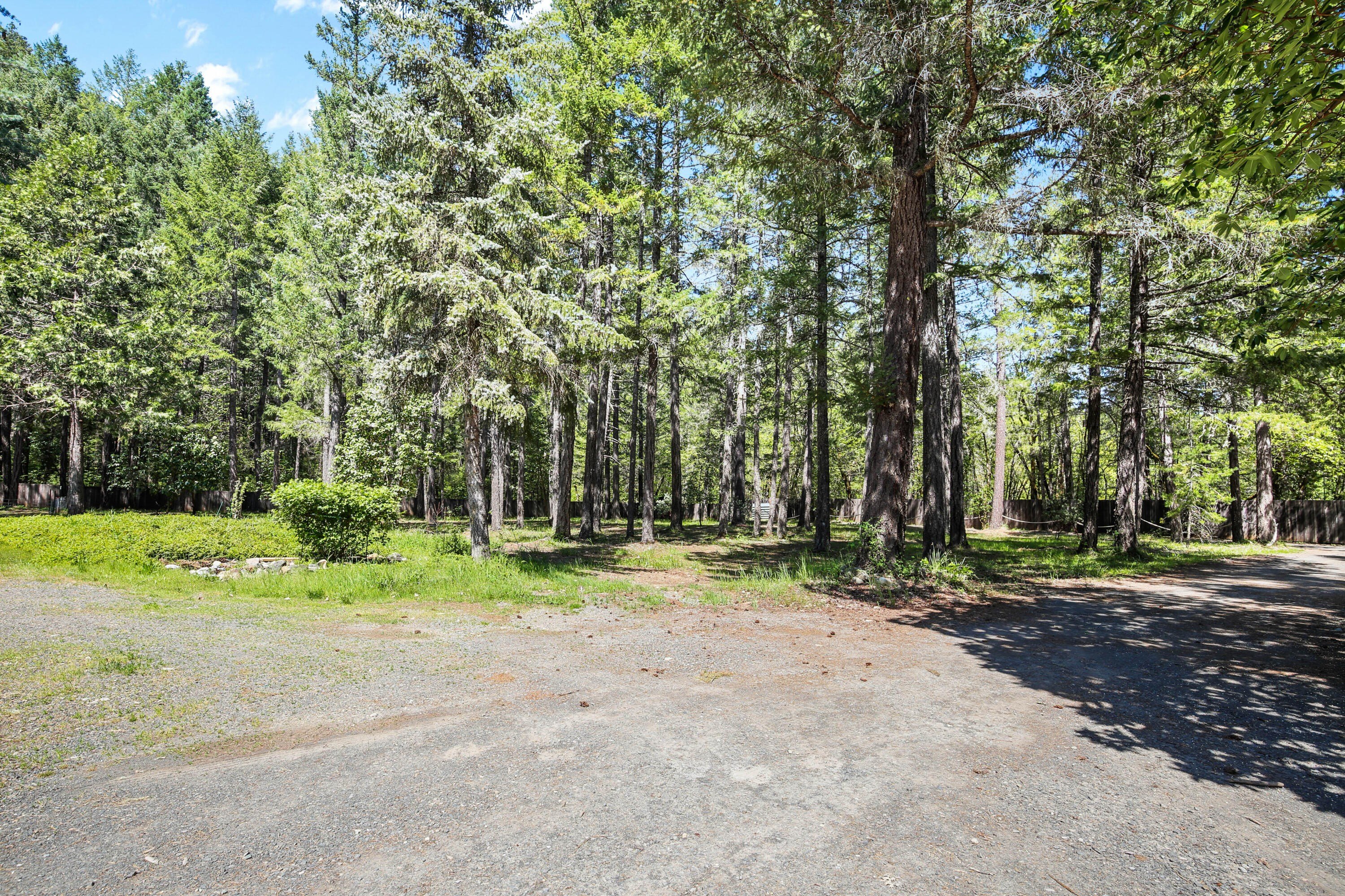 Cave Junction, Oregon, 97523, United States, 3 Bedrooms Bedrooms, ,2 BathroomsBathrooms,Residential,For Sale,1920593