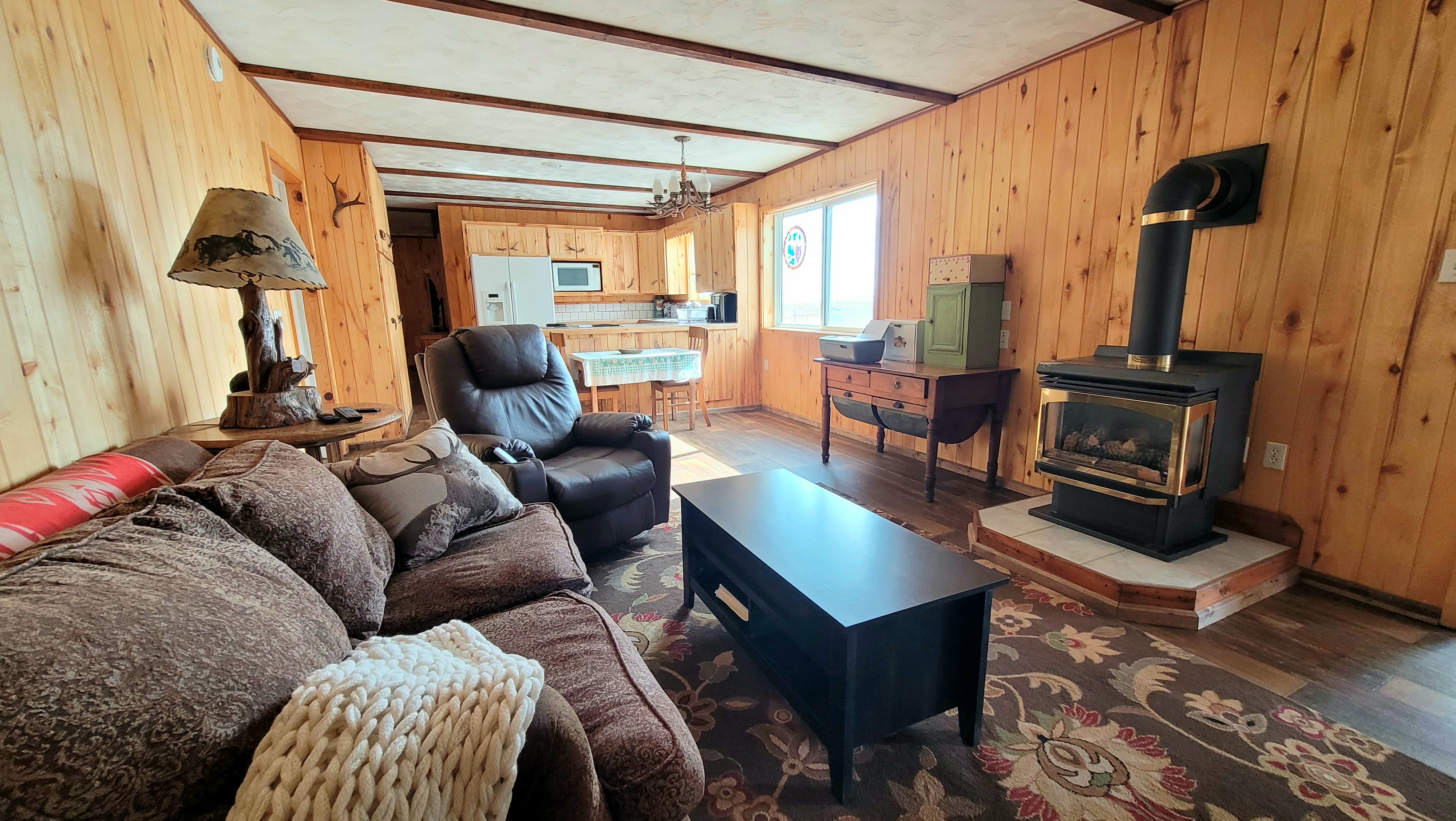 Dillon, Montana, 59725, United States, 3 Bedrooms Bedrooms, ,2 BathroomsBathrooms,Residential,For Sale,1944810
