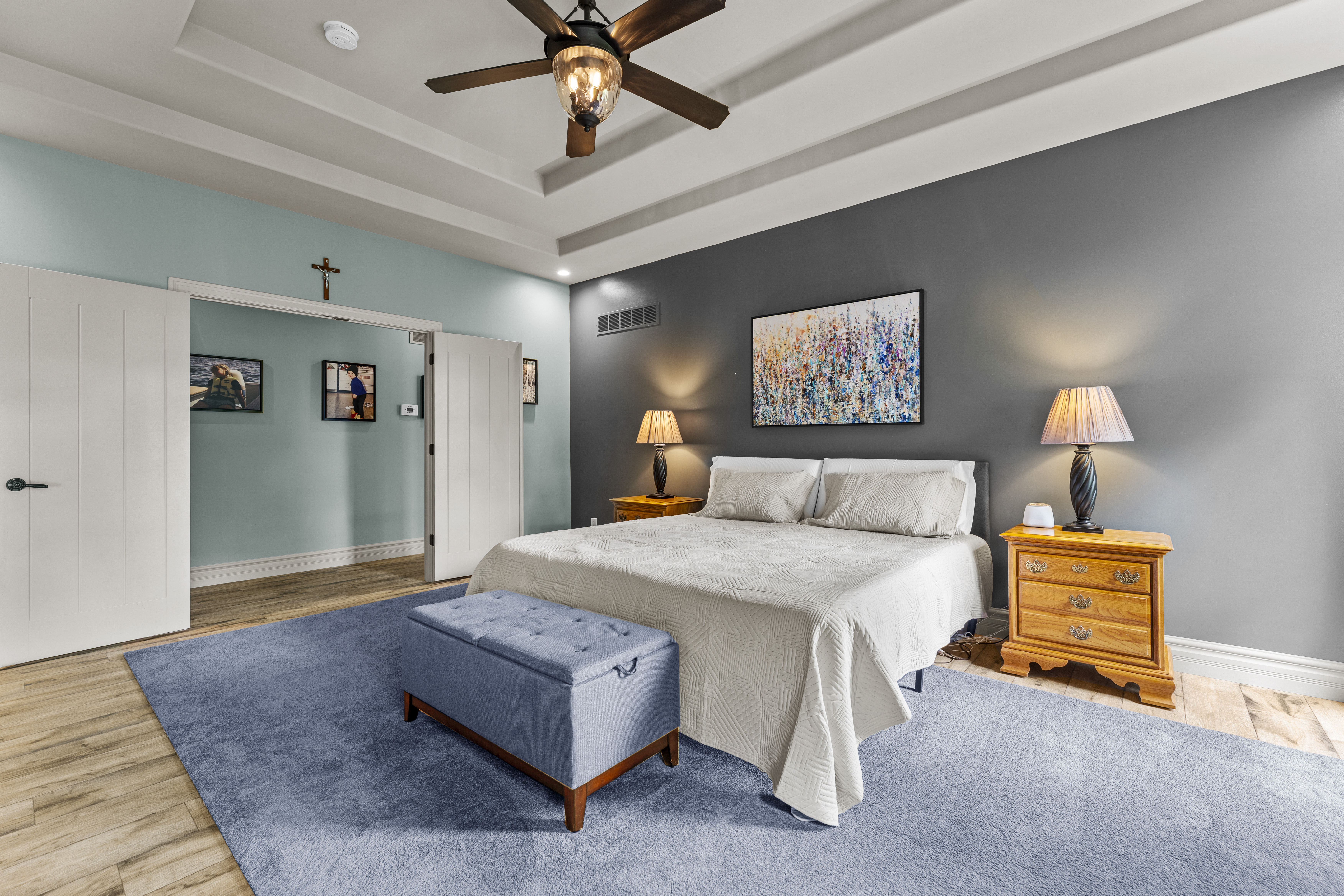  Discover unmatched luxury and versatility in this custom Craftsman-style estate - 物件實景