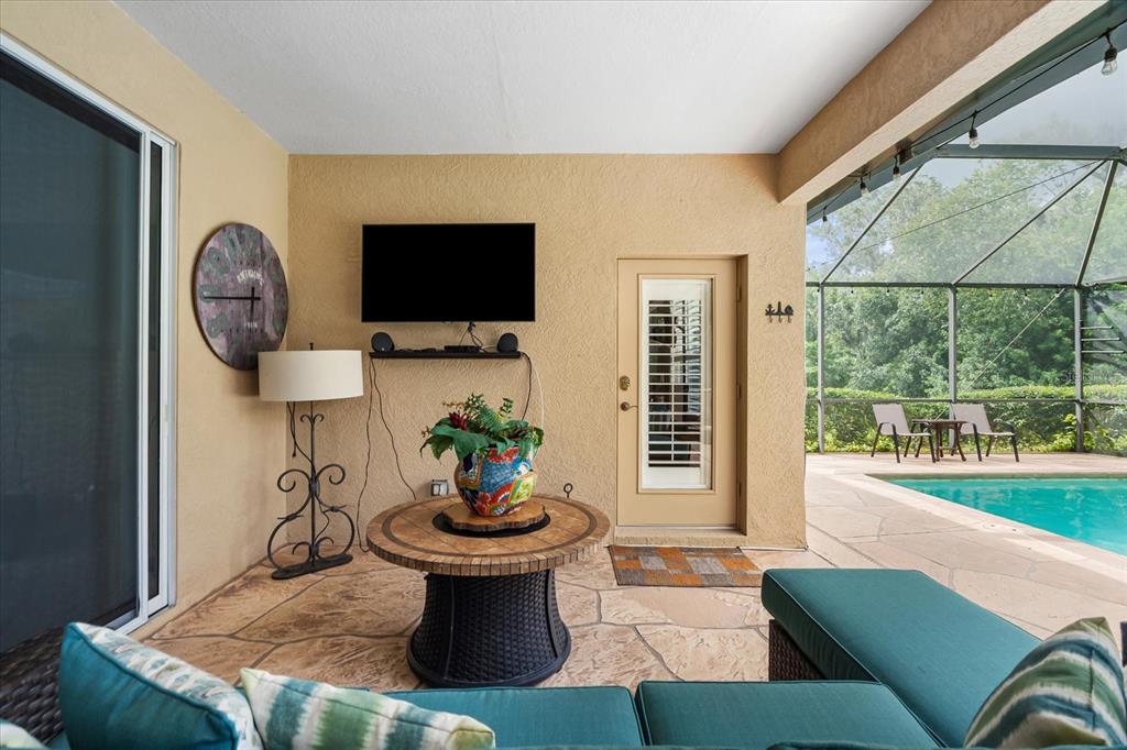 Bradenton, Florida, 34212, United States, 2 Bedrooms Bedrooms, ,2 BathroomsBathrooms,Residential,For Sale,1916954