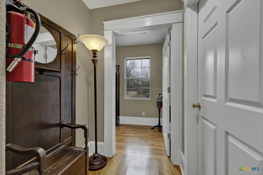 San Marcos, Texas, 78666, United States, 5 Bedrooms Bedrooms, ,1 BathroomBathrooms,Residential,For Sale,1944829