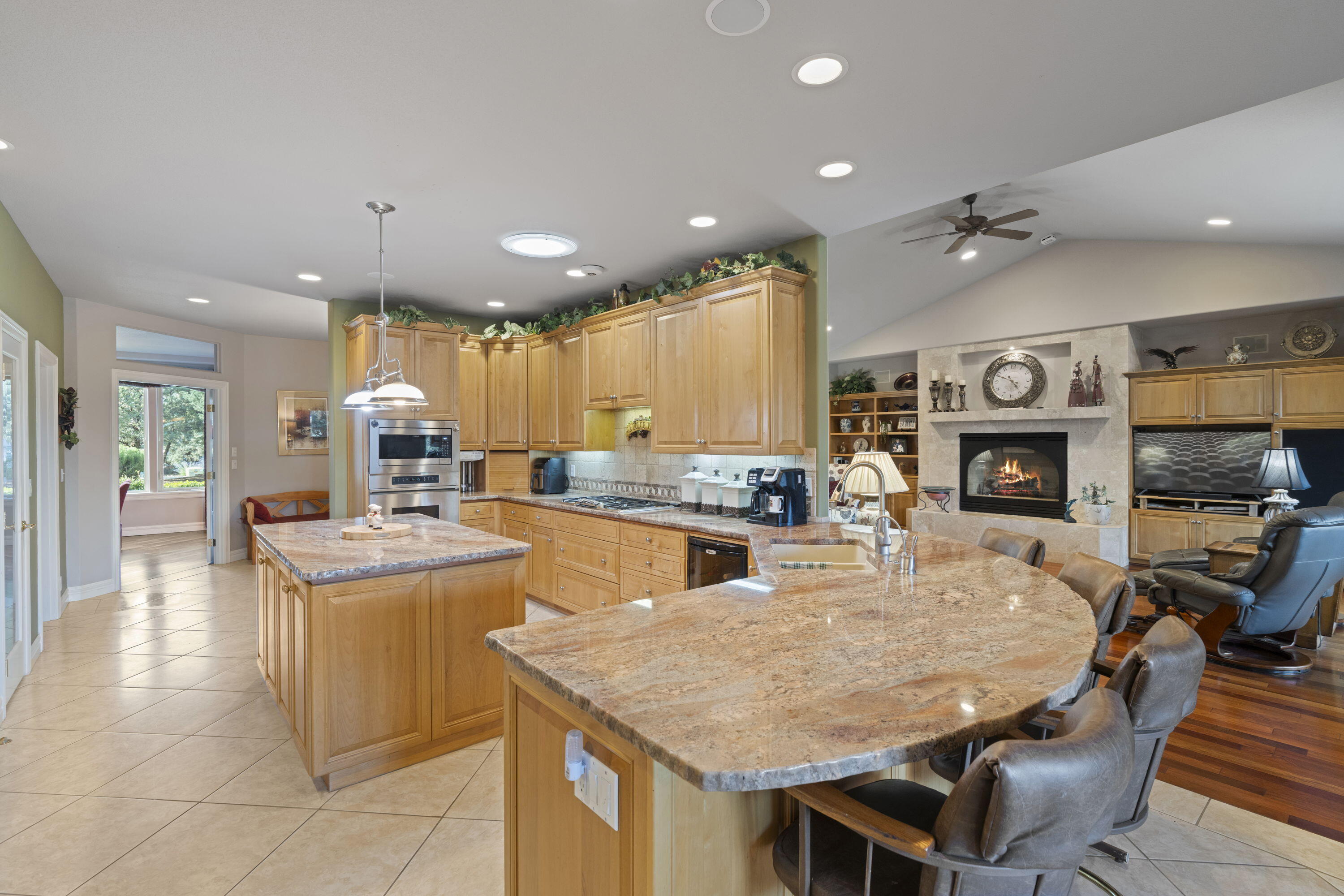 Redmond, Oregon, 97756, United States, 3 Bedrooms Bedrooms, ,3 BathroomsBathrooms,Residential,For Sale,1926997