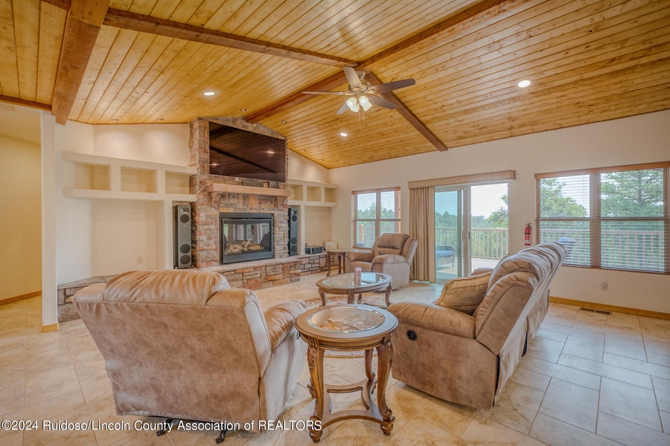 Ruidoso, New Mexico, 88345, United States, 4 Bedrooms Bedrooms, ,4 BathroomsBathrooms,Residential,For Sale,1921687
