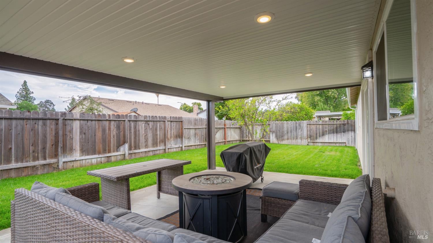 Vacaville, California, 95687, United States, 3 Bedrooms Bedrooms, ,2 BathroomsBathrooms,Residential,For Sale,1959239