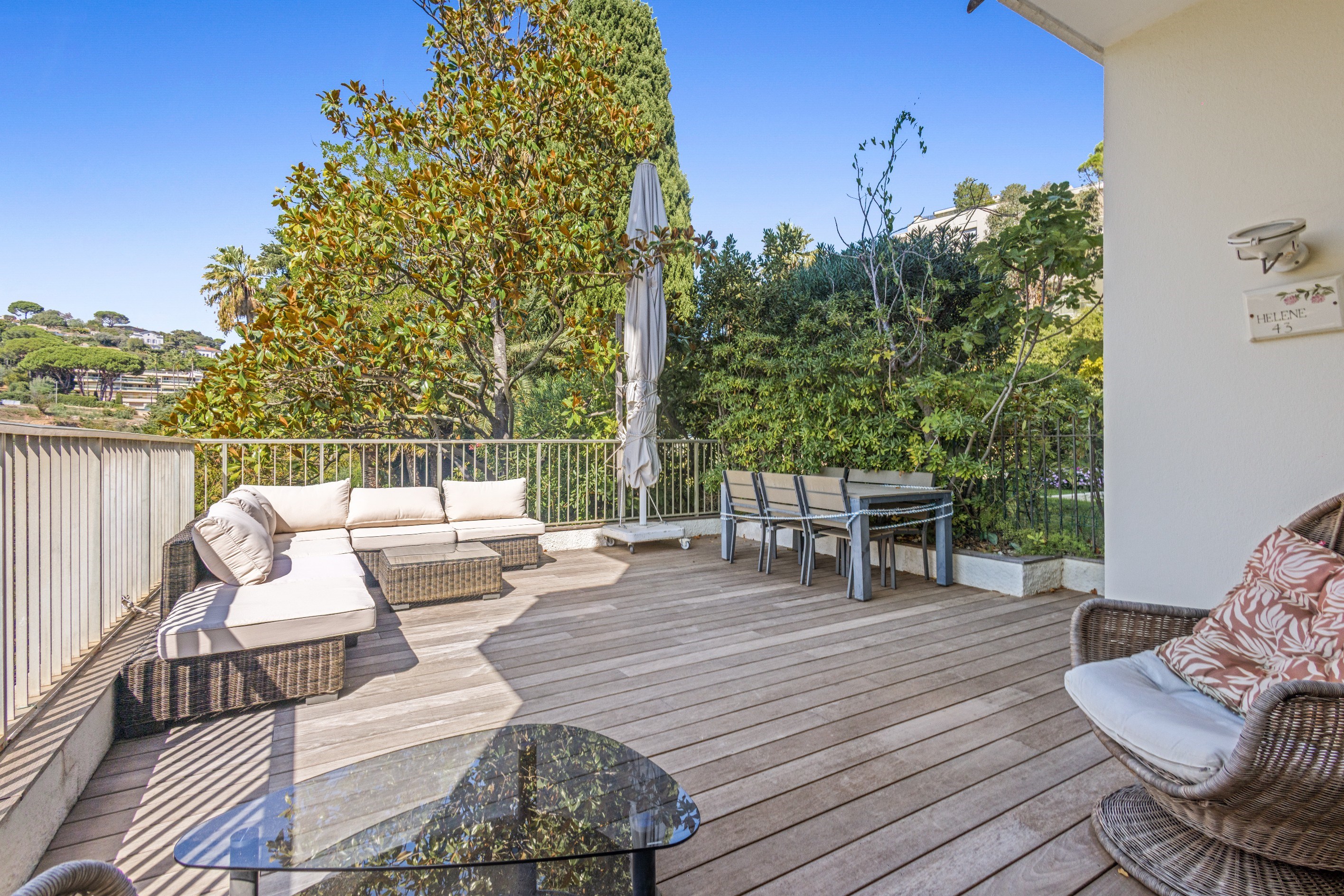  Cannes Croix des Gardes, luxury garden apartment for sale, sea views, private g… - 物件實景