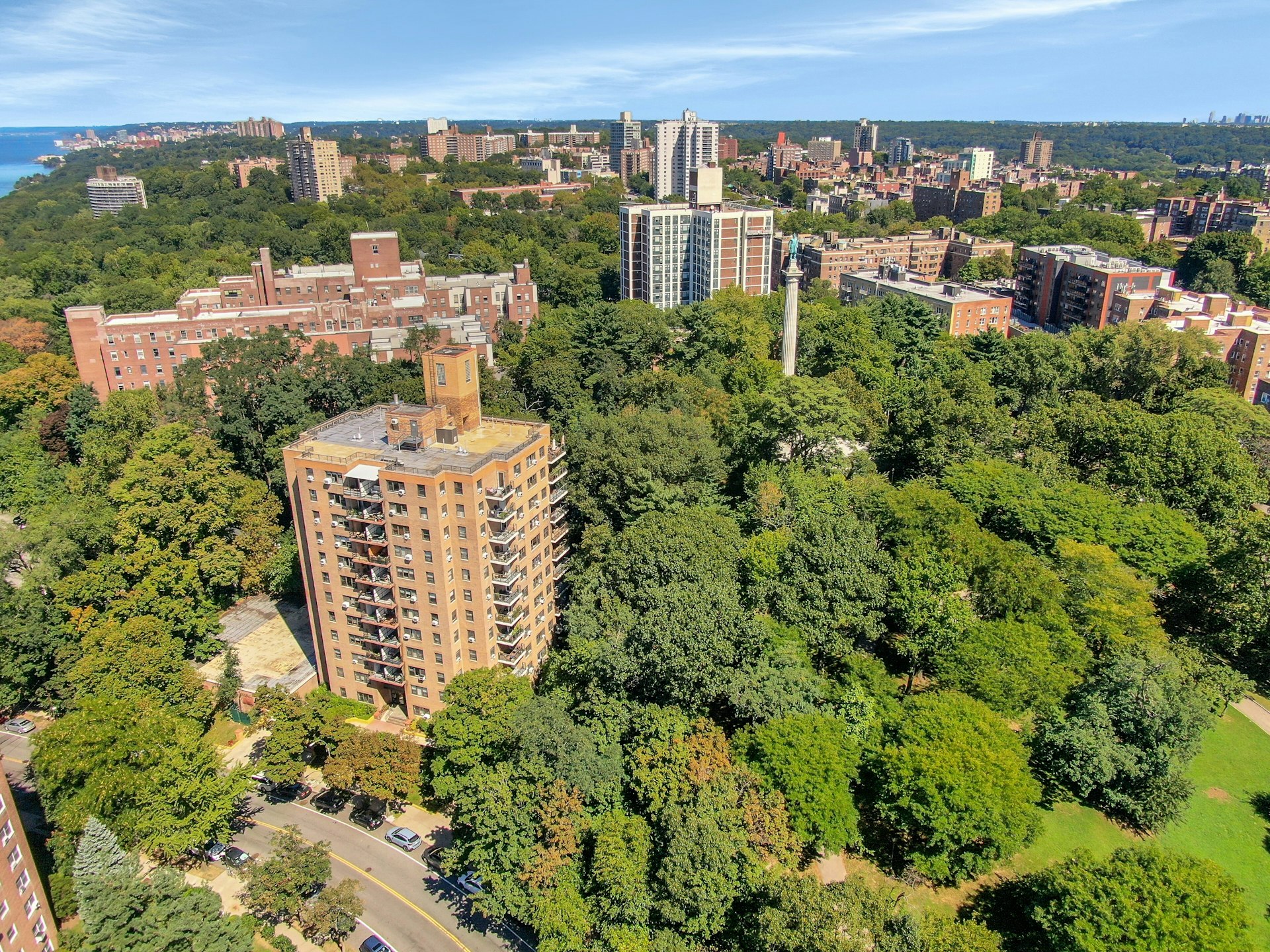  735 Kappock Street - 物件實景