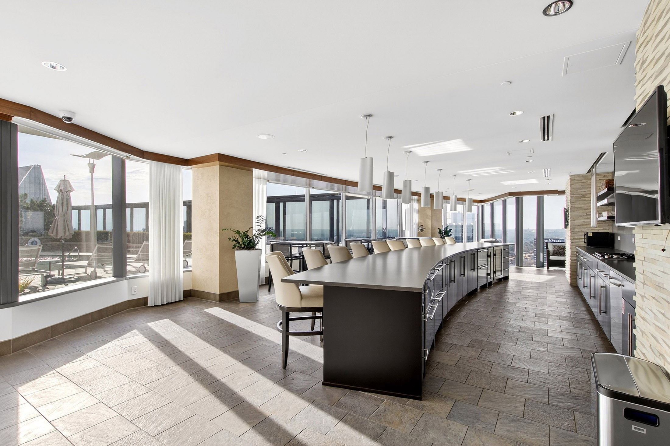  Stunning Luxury Condo, Perched on the 29th Floor - 物件實景