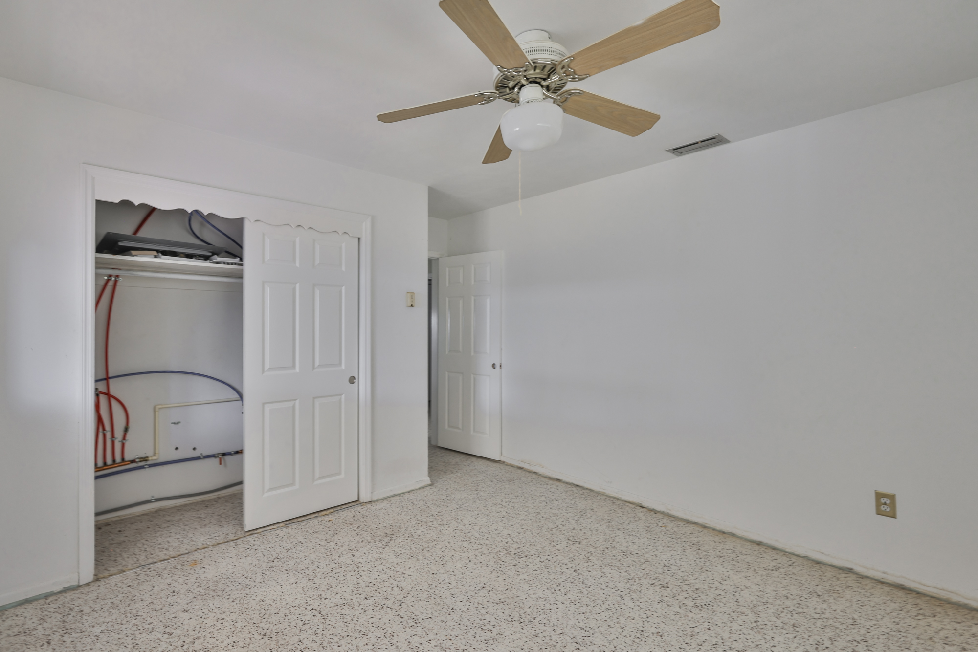 Ruskin, Florida, 33570, United States, 3 Bedrooms Bedrooms, ,2 BathroomsBathrooms,Residential,For Sale,2002551