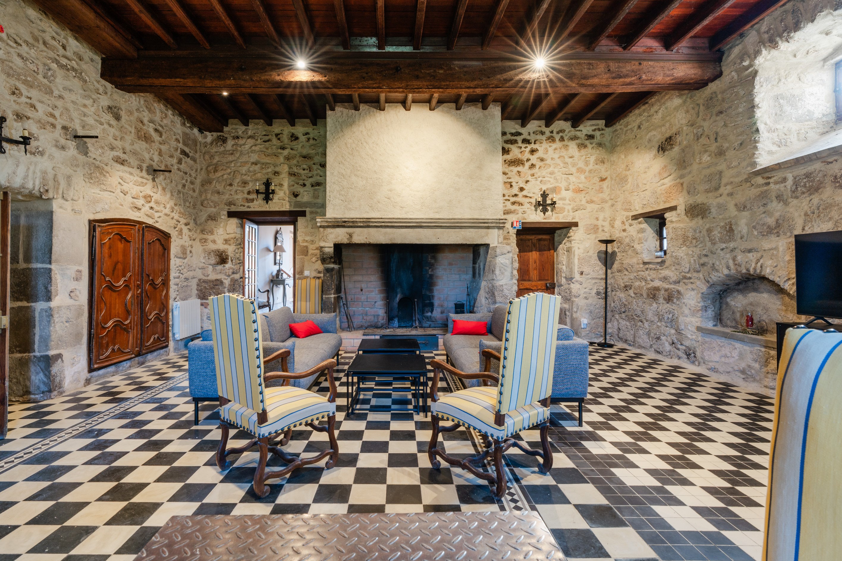  16th-Century Languedoc Chateau - 物件實景