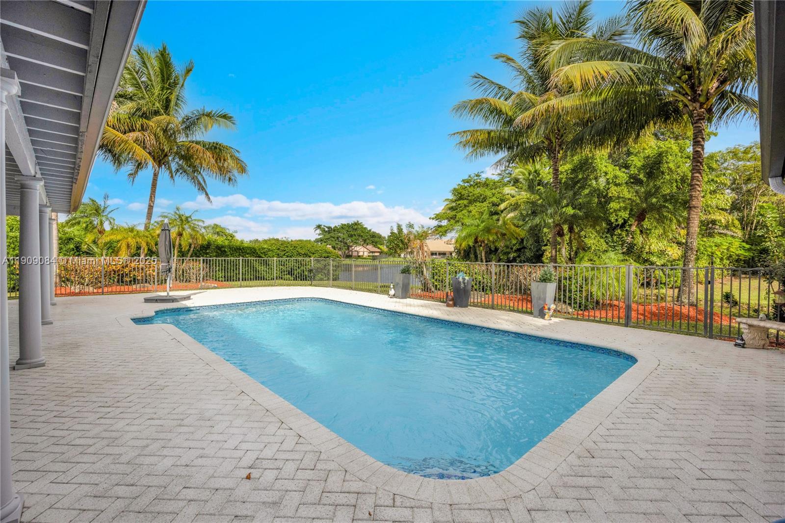 Coral Springs, Florida, 33071, United States, 4 Bedrooms Bedrooms, ,3 BathroomsBathrooms,Residential,For Sale,1987746