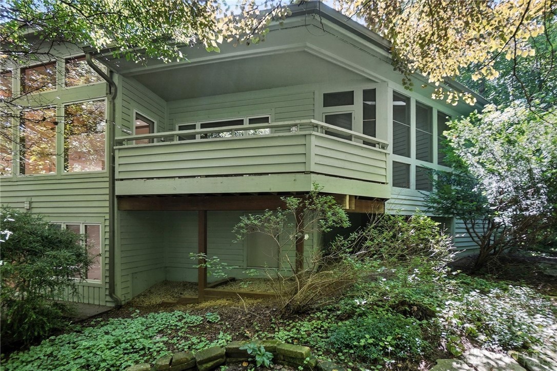 Sugarcreek Twp, Ohio, 45440, United States, 4 Bedrooms Bedrooms, ,5 BathroomsBathrooms,Residential,For Sale,1902150