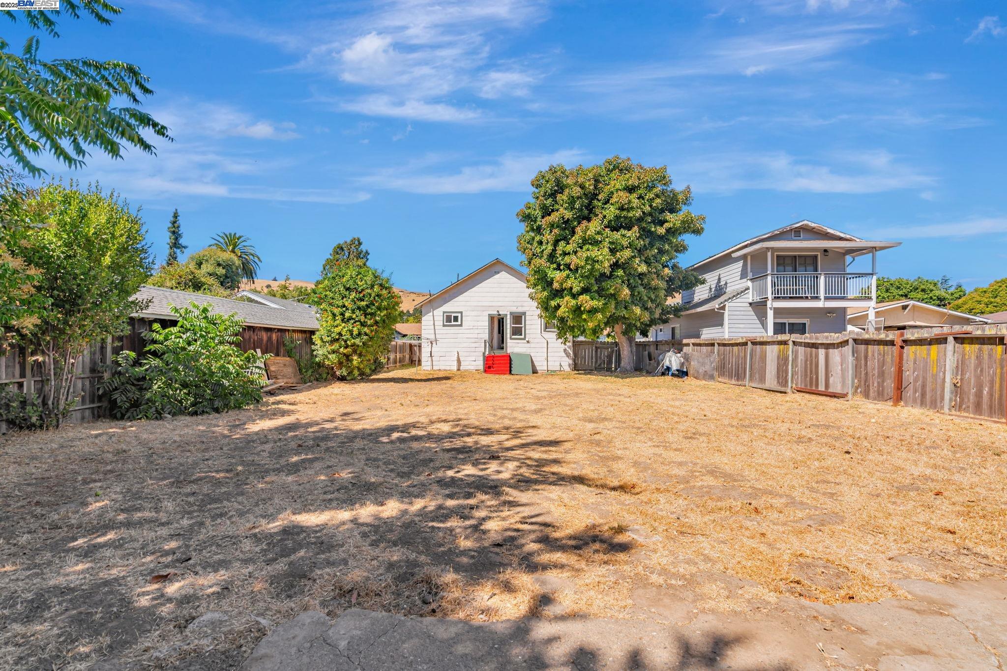 Fremont, California, 94536, United States, 3 Bedrooms Bedrooms, ,1 BathroomBathrooms,Residential,For Sale,1911094