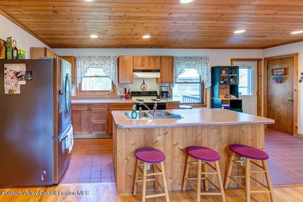 Highmount, New York, 12441, United States, 4 Bedrooms Bedrooms, ,3 BathroomsBathrooms,Residential,For Sale,1918667