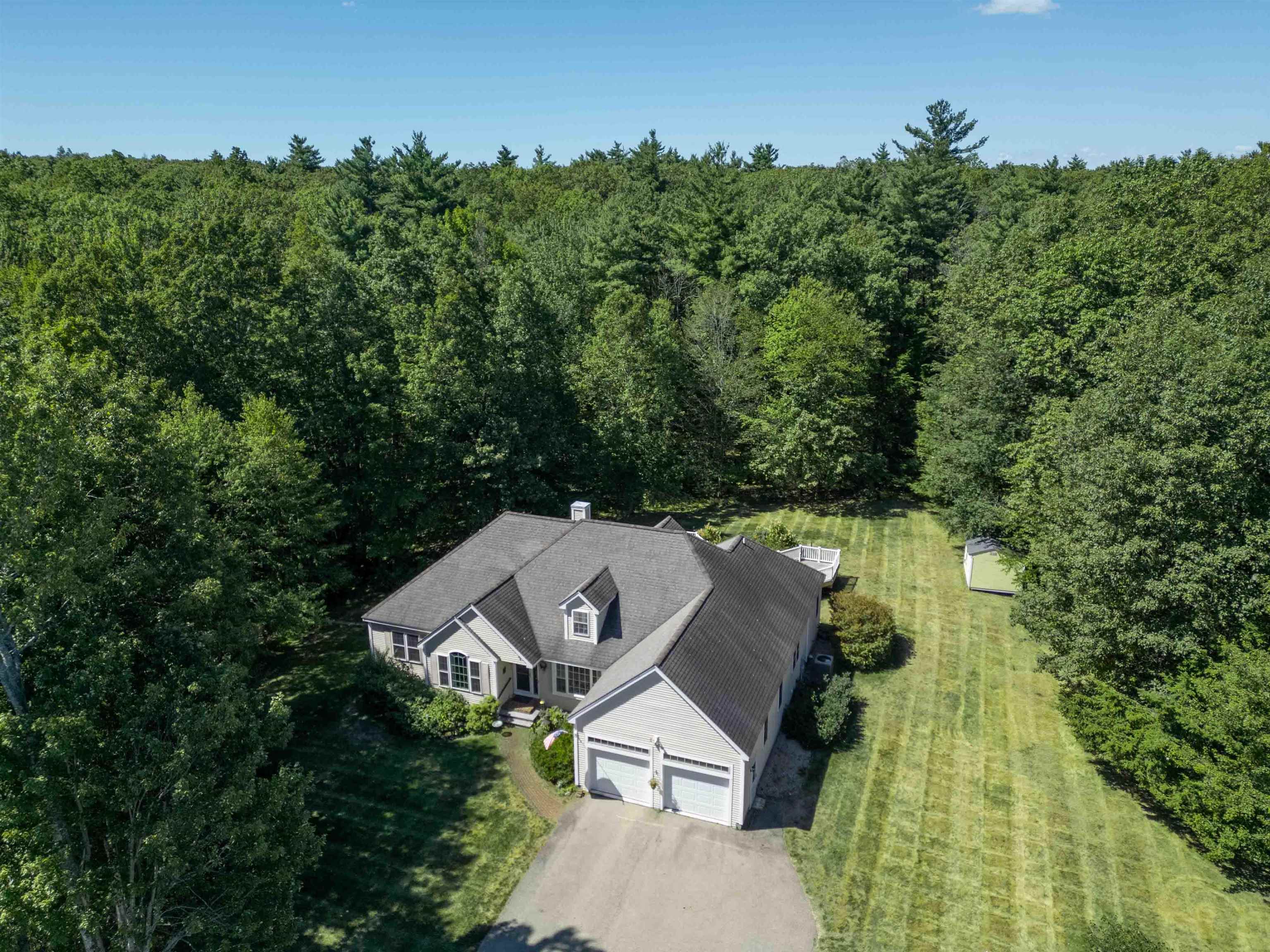Chester, New Hampshire, 03036, United States, 3 Bedrooms Bedrooms, ,2 BathroomsBathrooms,Residential,For Sale,1926027