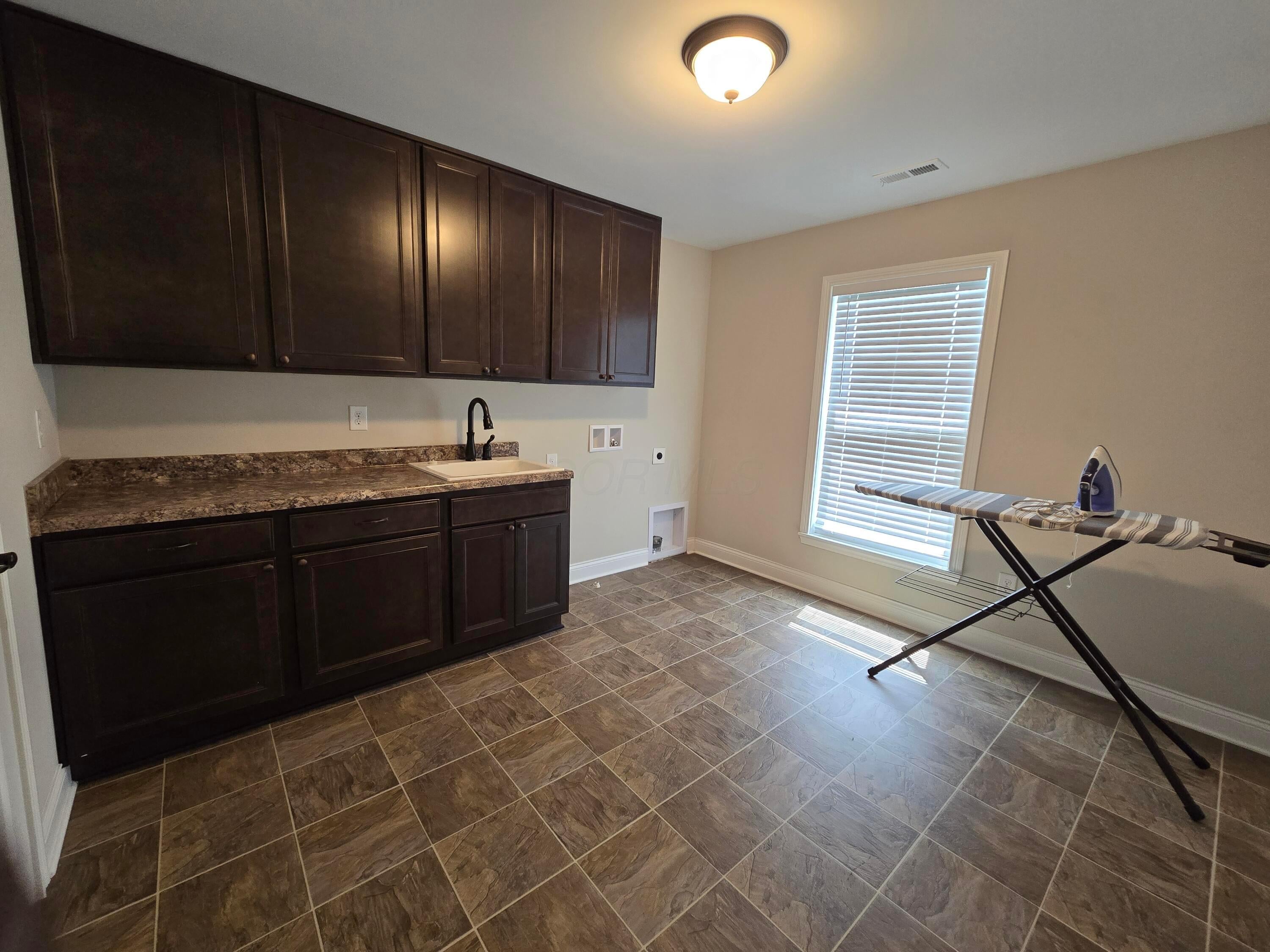 Pickerington, Ohio, 43147, United States, 5 Bedrooms Bedrooms, ,5 BathroomsBathrooms,Residential,For Sale,2048451