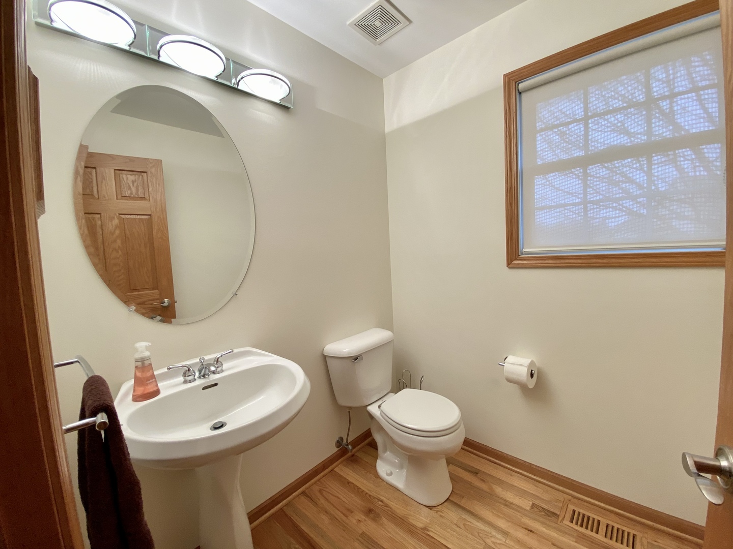Frankfort, Illinois, 60423, United States, 5 Bedrooms Bedrooms, ,3 BathroomsBathrooms,Residential,For Sale,1923148