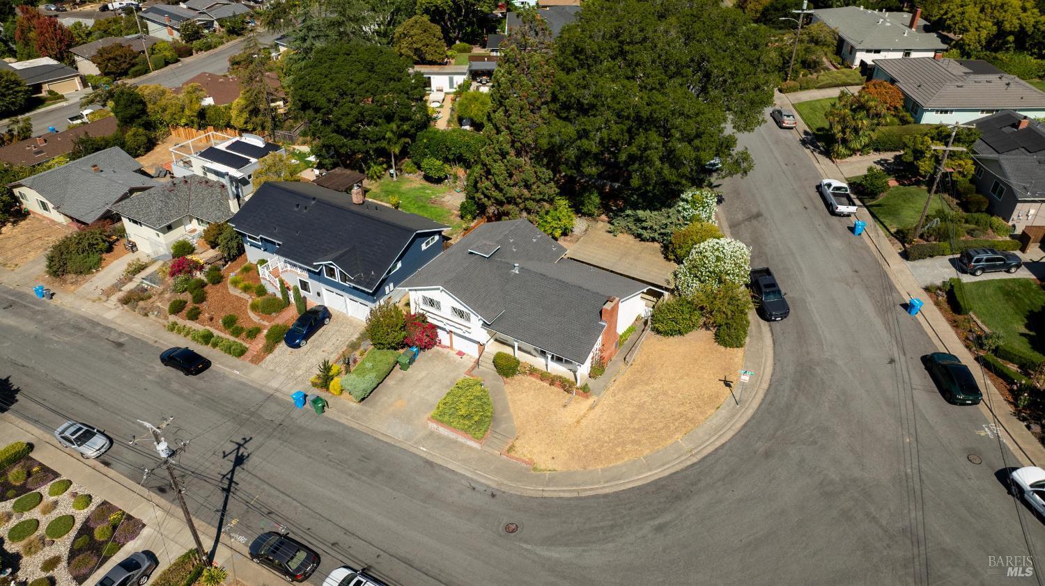 Petaluma, California, 94952, United States, 3 Bedrooms Bedrooms, ,3 BathroomsBathrooms,Residential,For Sale,1981148