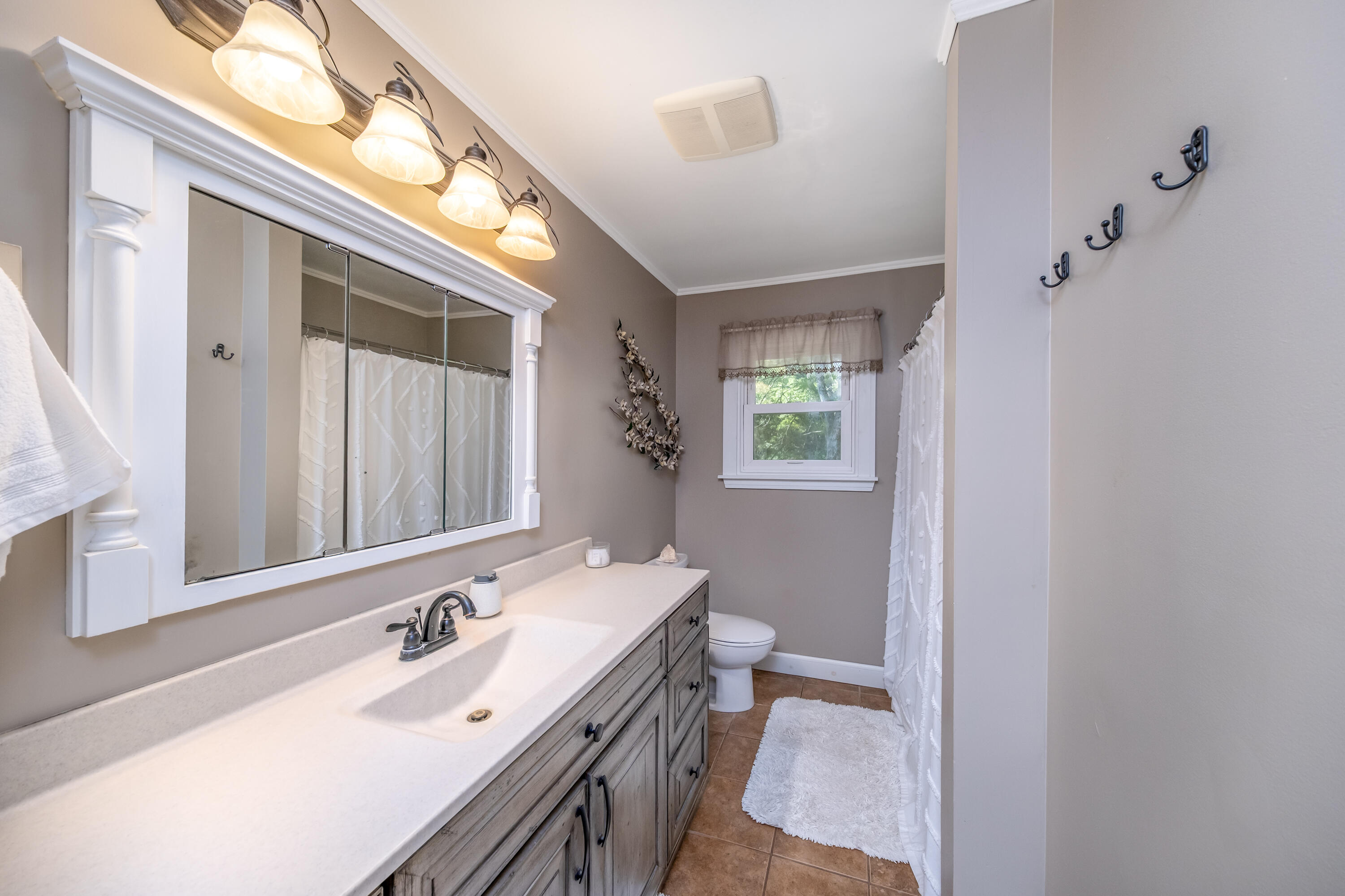 Big Rapids, Michigan, 49307, United States, 3 Bedrooms Bedrooms, ,2 BathroomsBathrooms,Residential,For Sale,1951282