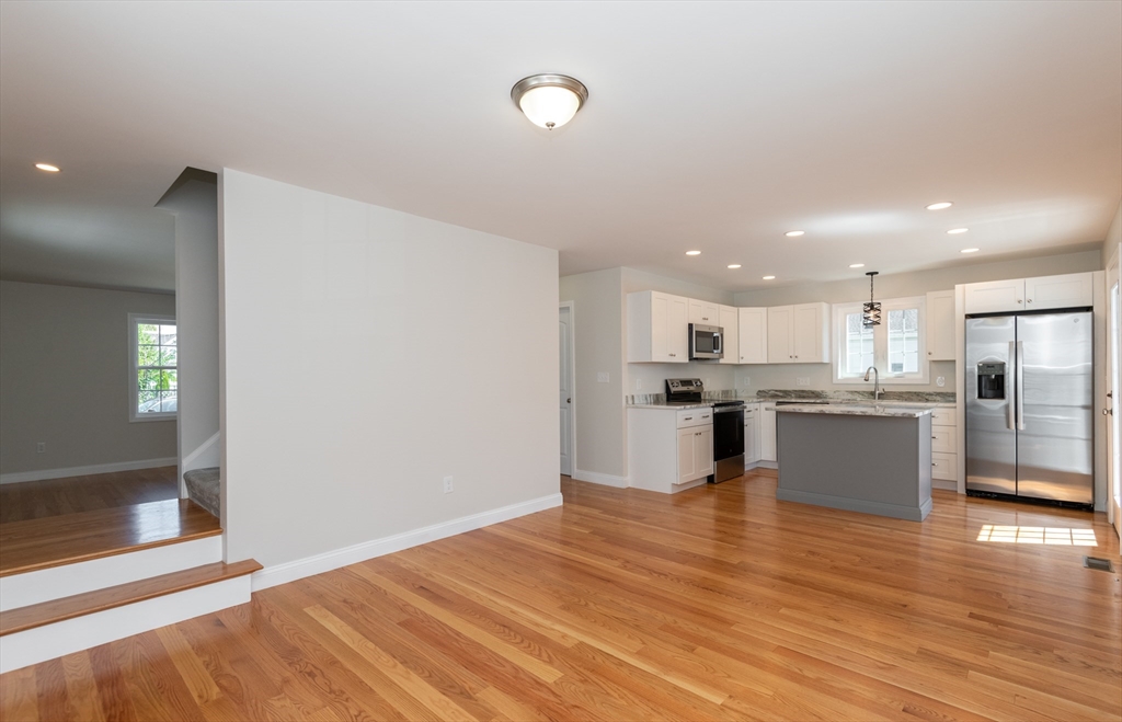 Lynn, Massachusetts, 01905, United States, 3 Bedrooms Bedrooms, ,2 BathroomsBathrooms,Residential,For Sale,1909147