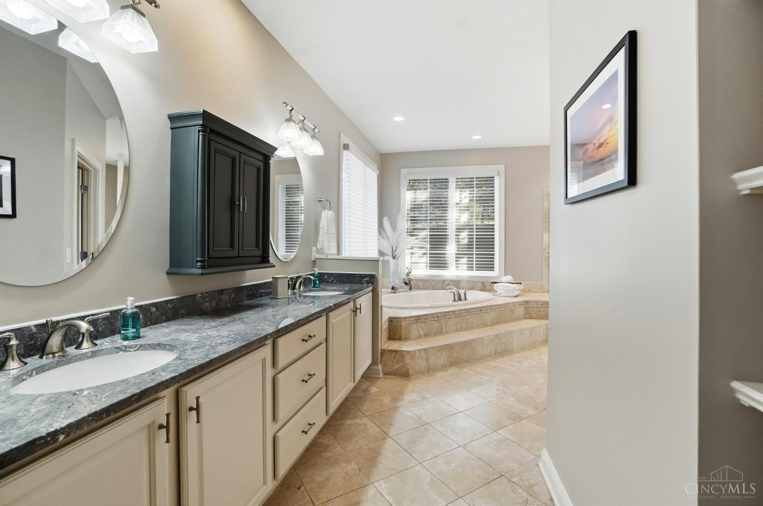 Hamilton Twp, Ohio, 45039, United States, 3 Bedrooms Bedrooms, ,3 BathroomsBathrooms,Residential,For Sale,1987530