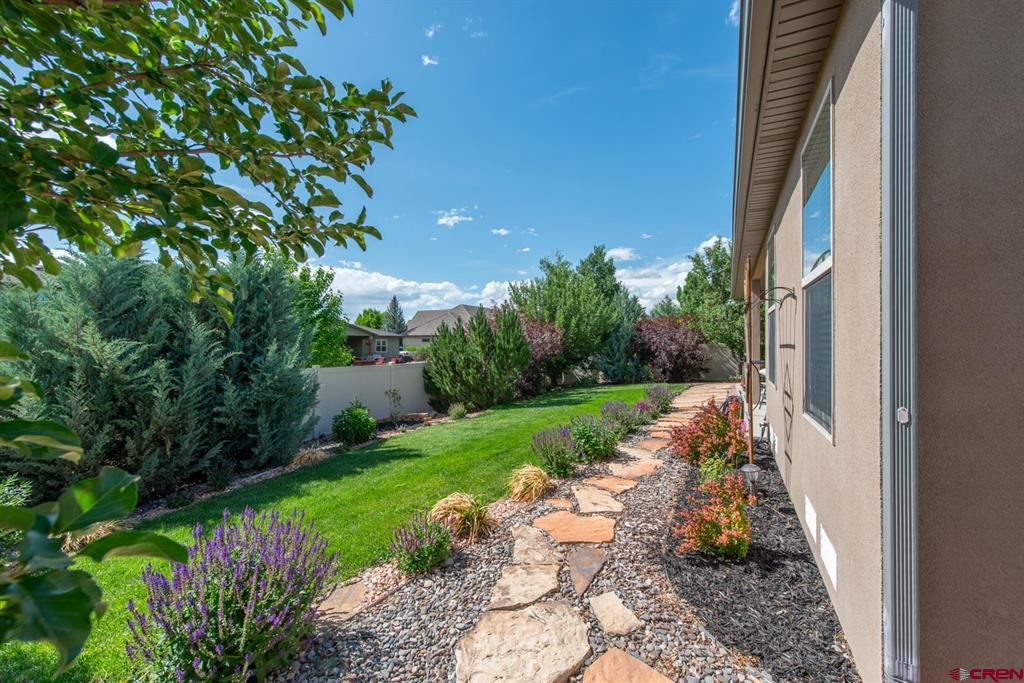 Montrose, Colorado, 81401, United States, 3 Bedrooms Bedrooms, ,2 BathroomsBathrooms,Residential,For Sale,1977098