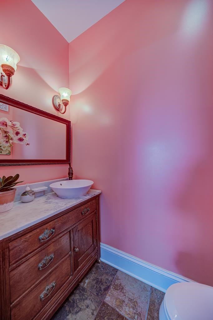 Vicksburg, Mississippi, 39180, United States, 4 Bedrooms Bedrooms, ,4 BathroomsBathrooms,Residential,For Sale,1778903