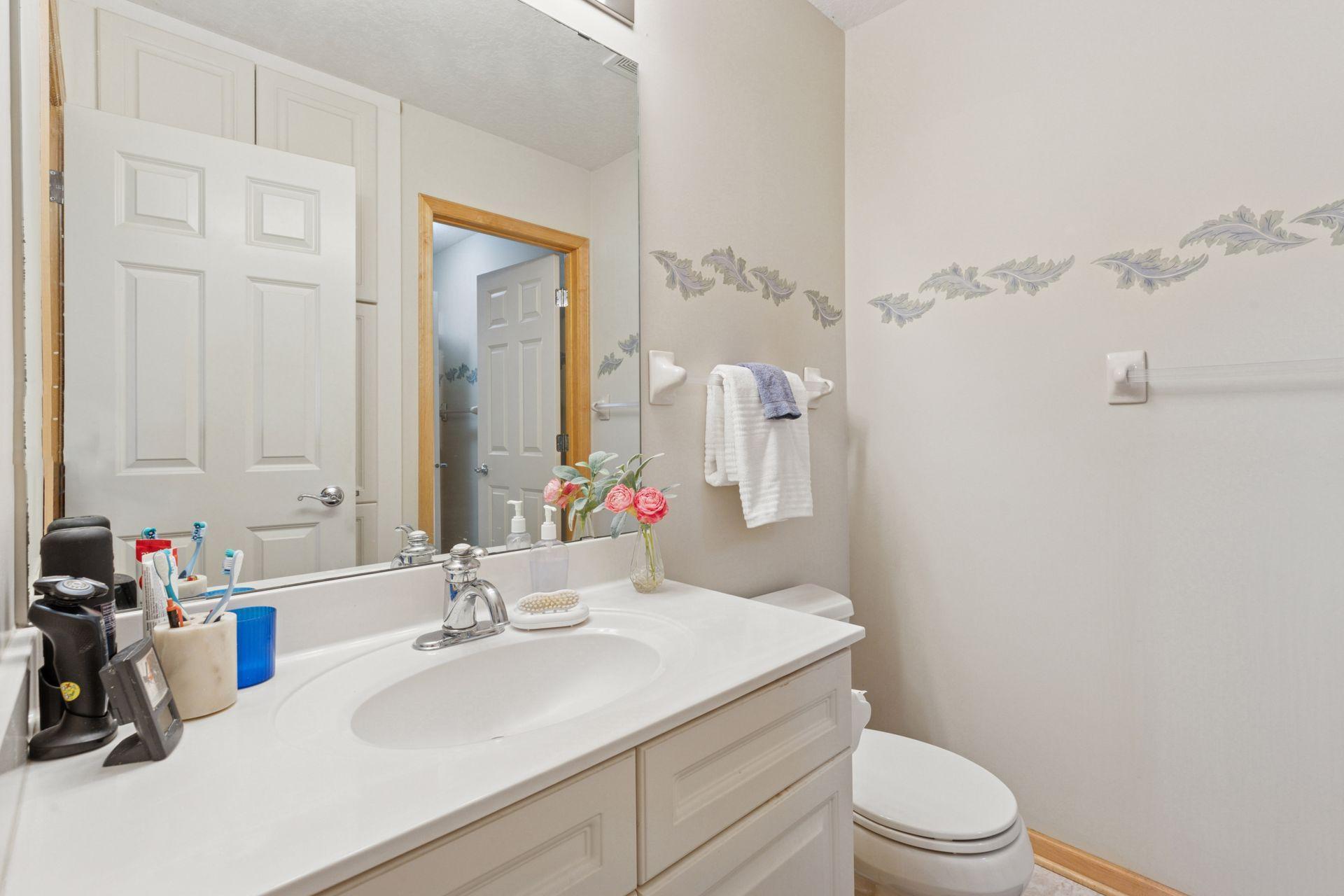 Plymouth, Minnesota, 55446, United States, 3 Bedrooms Bedrooms, ,3 BathroomsBathrooms,Residential,For Sale,1827815