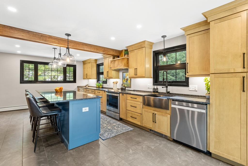 Waltham, Massachusetts, 02451, United States, 4 Bedrooms Bedrooms, ,2 BathroomsBathrooms,Residential,For Sale,1914074