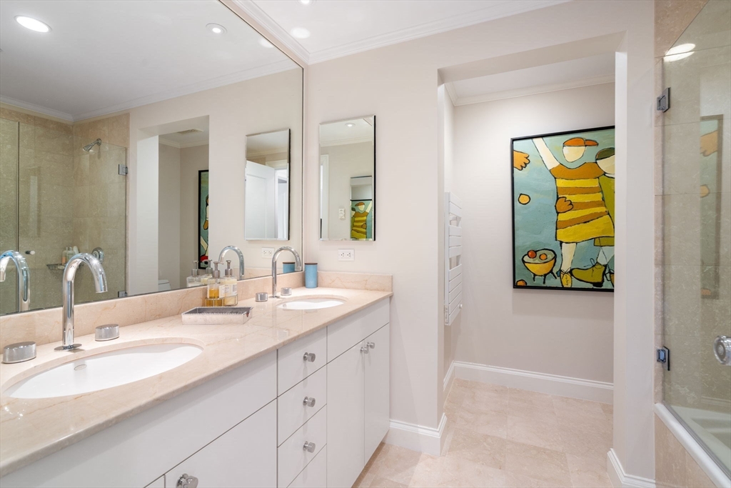 Boston, Massachusetts, 02199, United States, 3 Bedrooms Bedrooms, ,3 BathroomsBathrooms,Residential,For Sale,1940659