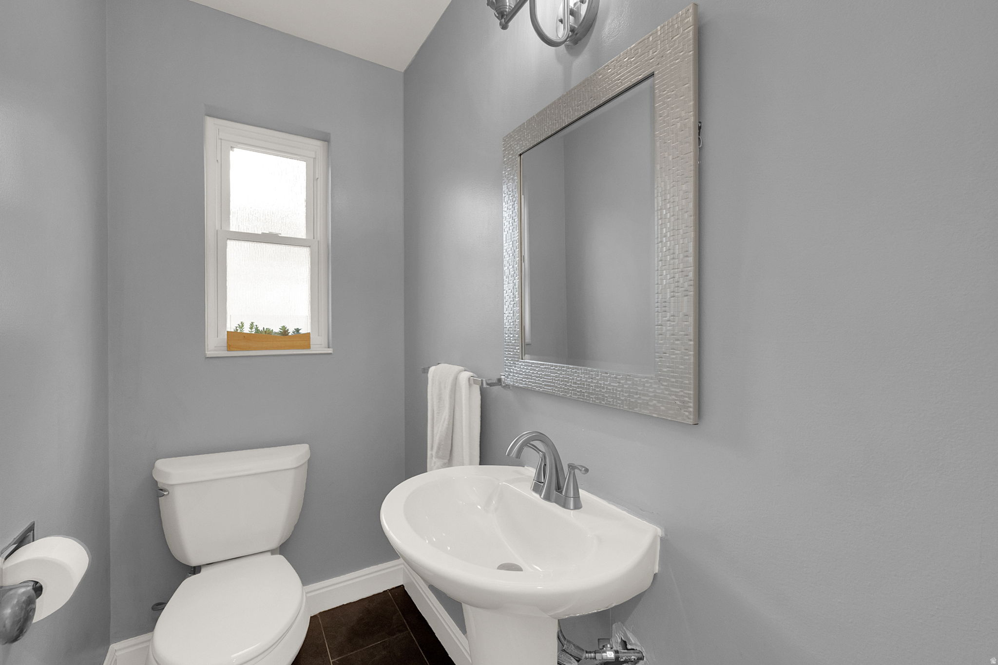 Salt Lake City, Utah, 84108, United States, 4 Bedrooms Bedrooms, ,2 BathroomsBathrooms,Residential,For Sale,1989223