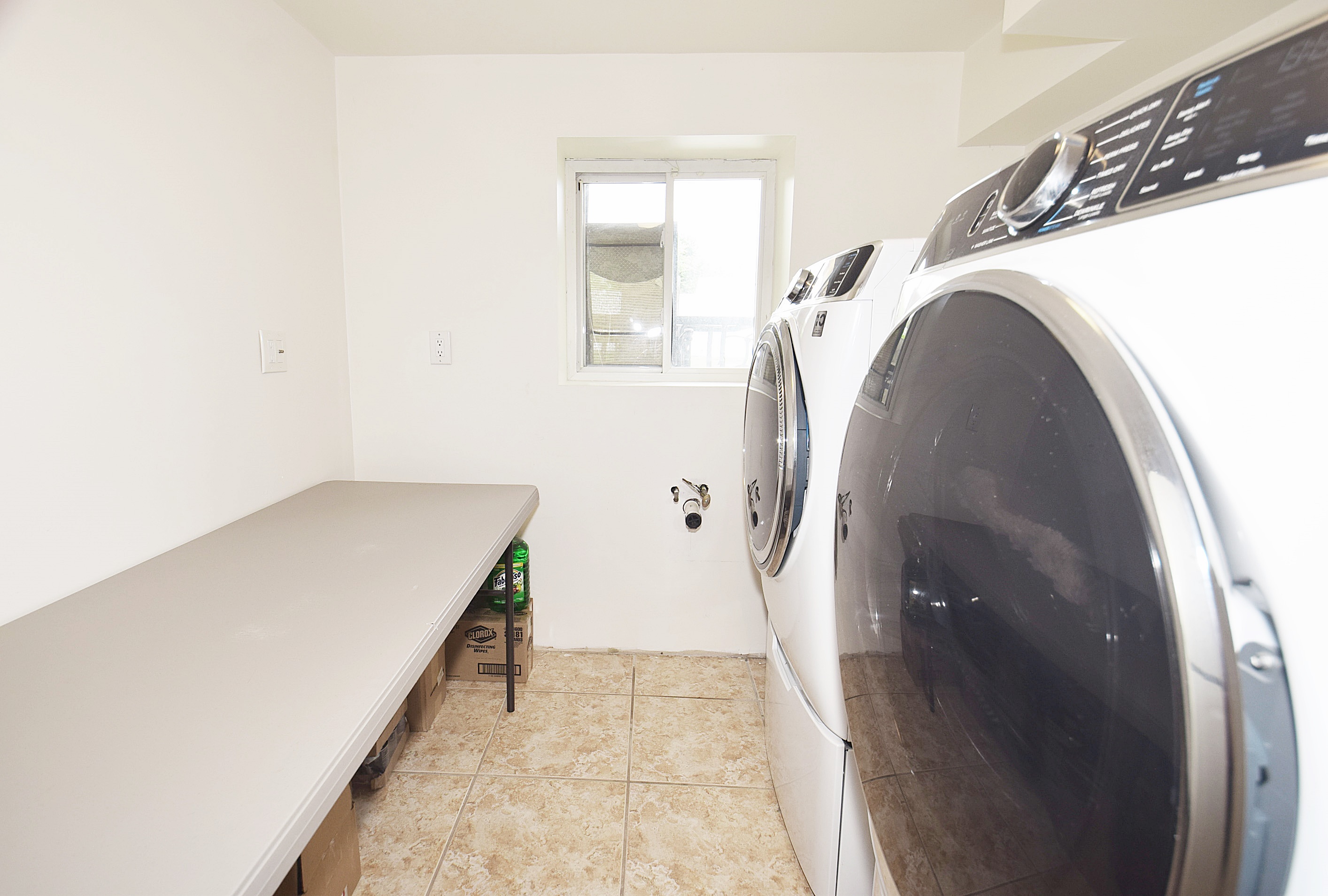Wheatley Heights, New York, 11798, United States, 5 Bedrooms Bedrooms, ,2 BathroomsBathrooms,Residential,For Sale,1892743
