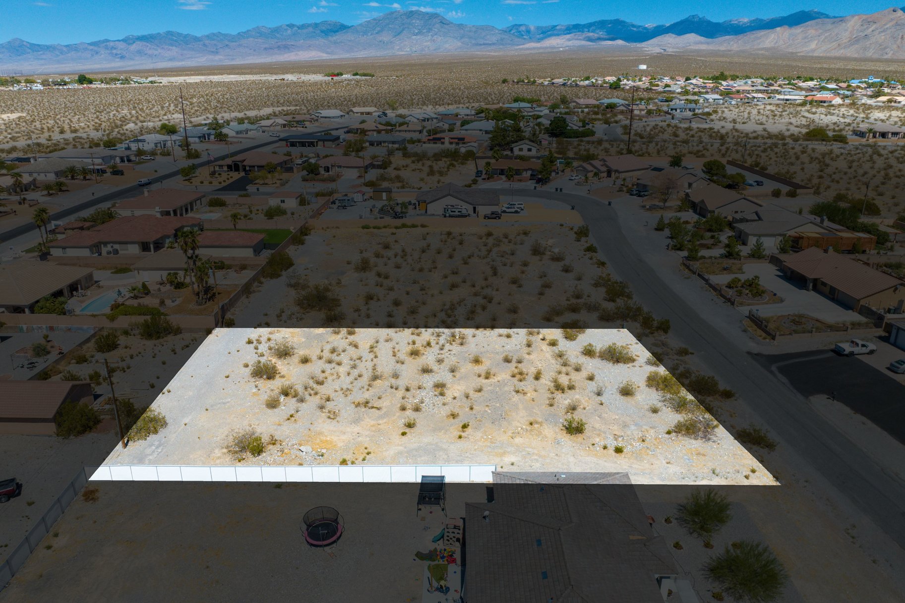  Expansive and Rare Oversized 0.58-Acre Parcel - 物件實景