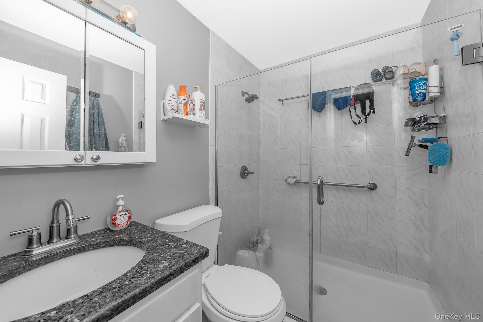 Freeport, New York, 11520, United States, 5 Bedrooms Bedrooms, ,3 BathroomsBathrooms,Residential,For Sale,1977897