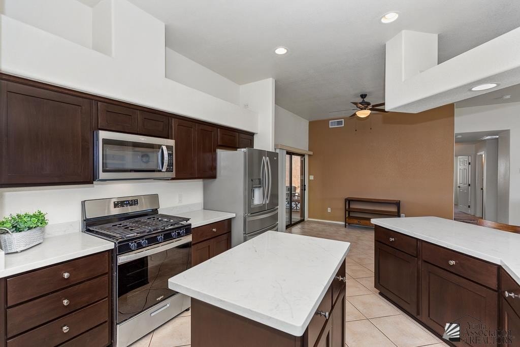 Yuma, Arizona, 85367, United States, 3 Bedrooms Bedrooms, ,2 BathroomsBathrooms,Residential,For Sale,1976192