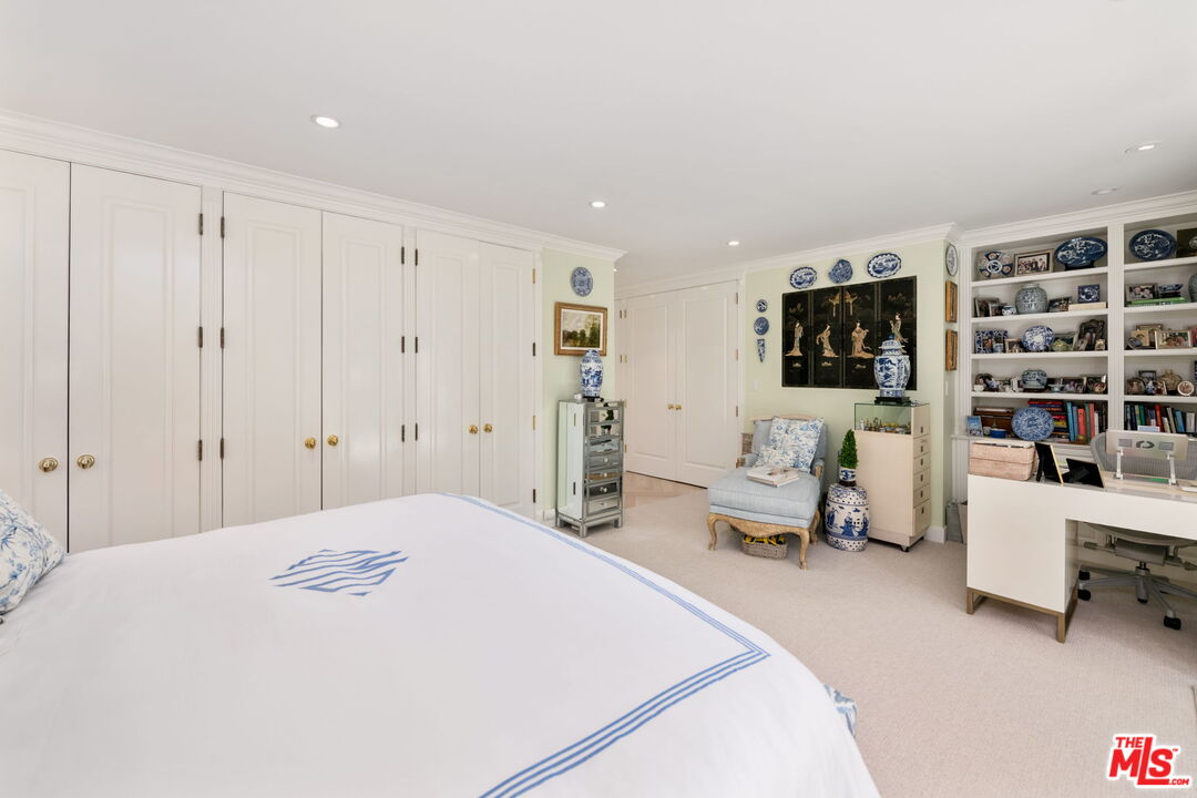 Los Angeles, California, 90049, United States, 4 Bedrooms Bedrooms, ,1 BathroomBathrooms,Residential,For Sale,1991602