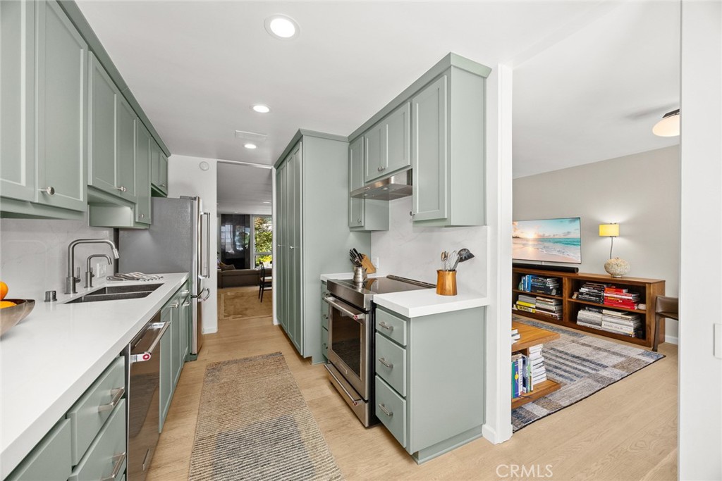 Pasadena, California, 91105, United States, 2 Bedrooms Bedrooms, ,1 BathroomBathrooms,Residential,For Sale,1941696