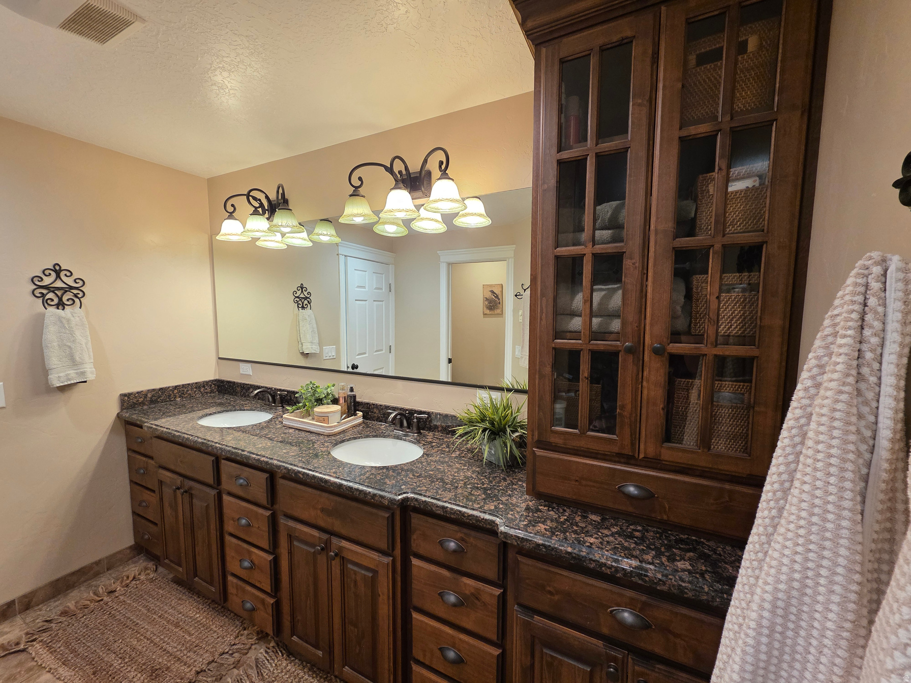 Gunnison, Utah, 84634, United States, 5 Bedrooms Bedrooms, ,4 BathroomsBathrooms,Residential,For Sale,1988288