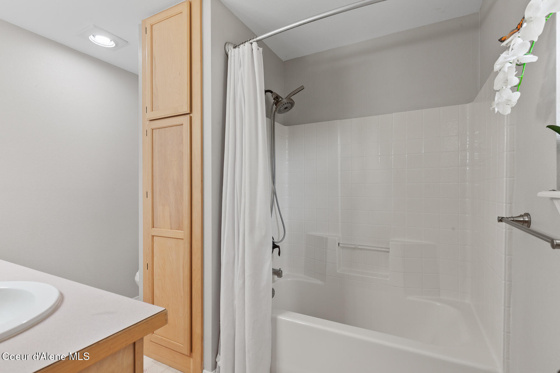 Coeur d'Alene, Idaho, 83815, United States, 5 Bedrooms Bedrooms, ,3 BathroomsBathrooms,Residential,For Sale,1937739