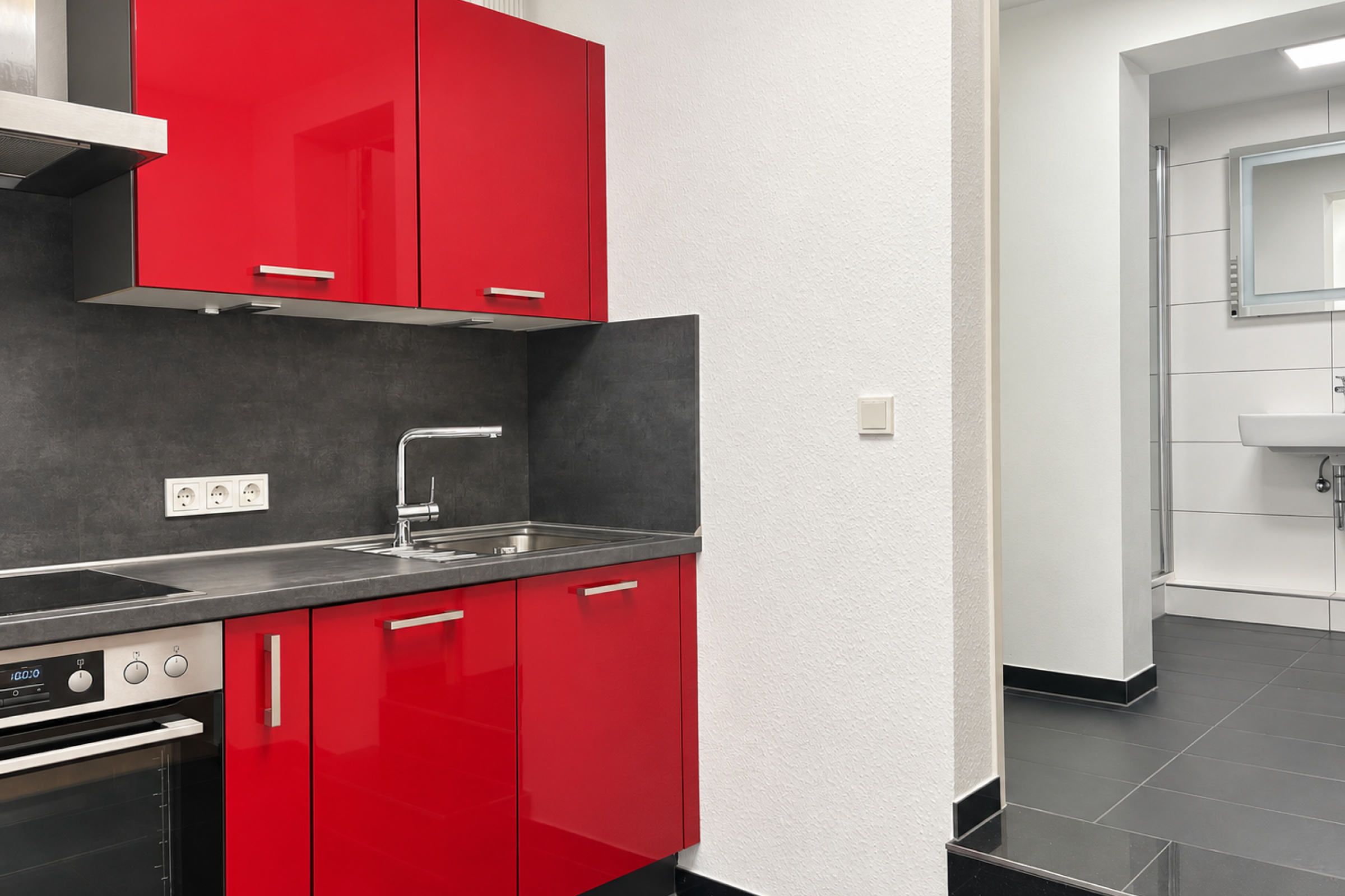  Renovated 1-Bedroom Apartment with Terrace in a Well-Maintained Complex - 物件實景