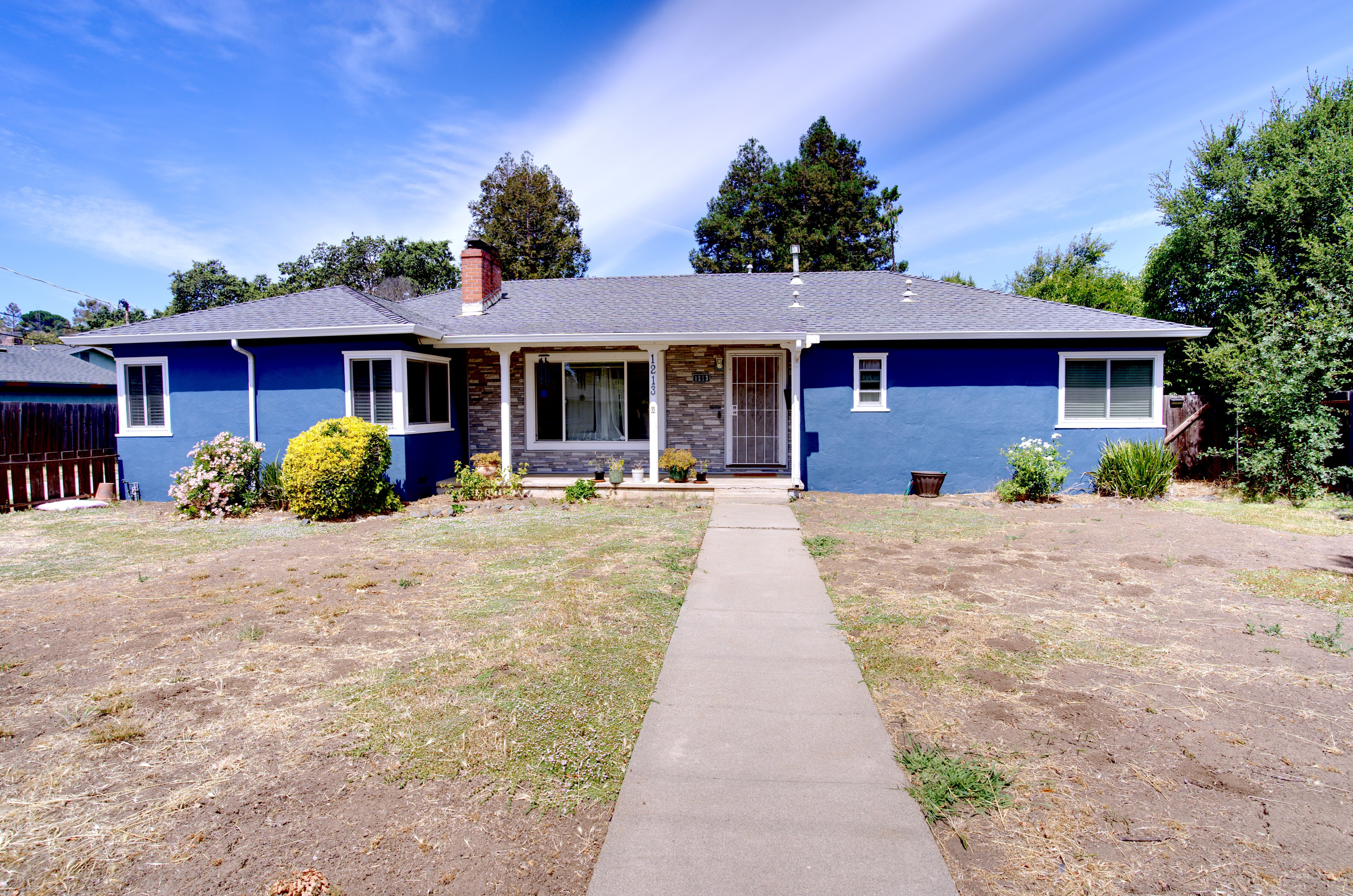  Classic Charm Meets Flexible Living in This Inviting Single-Story Ranch - 物件實景